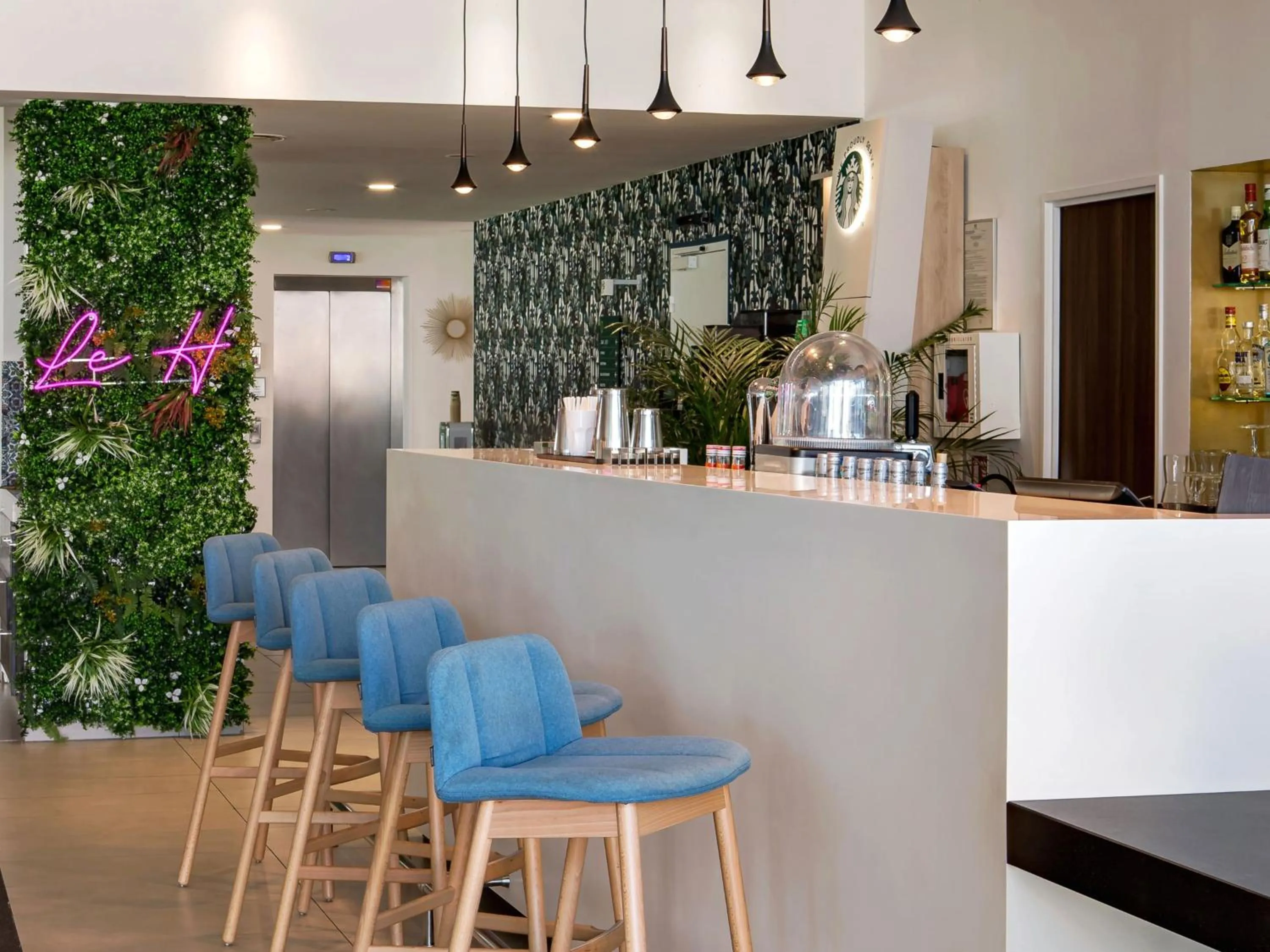 BBQ facilities in Holiday Inn - Marseille Airport by IHG