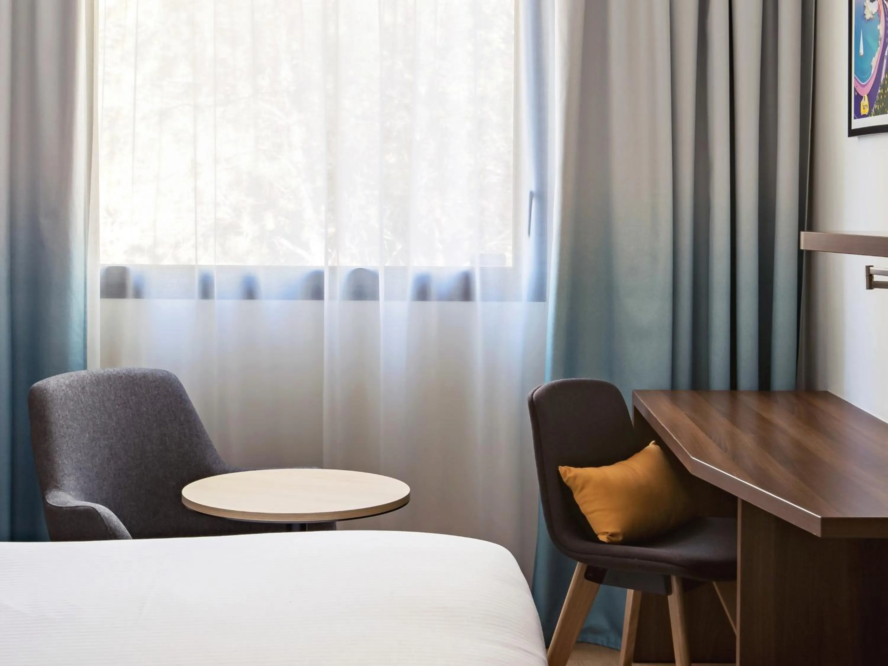 Photo of the whole room, Bed in Holiday Inn - Marseille Airport by IHG