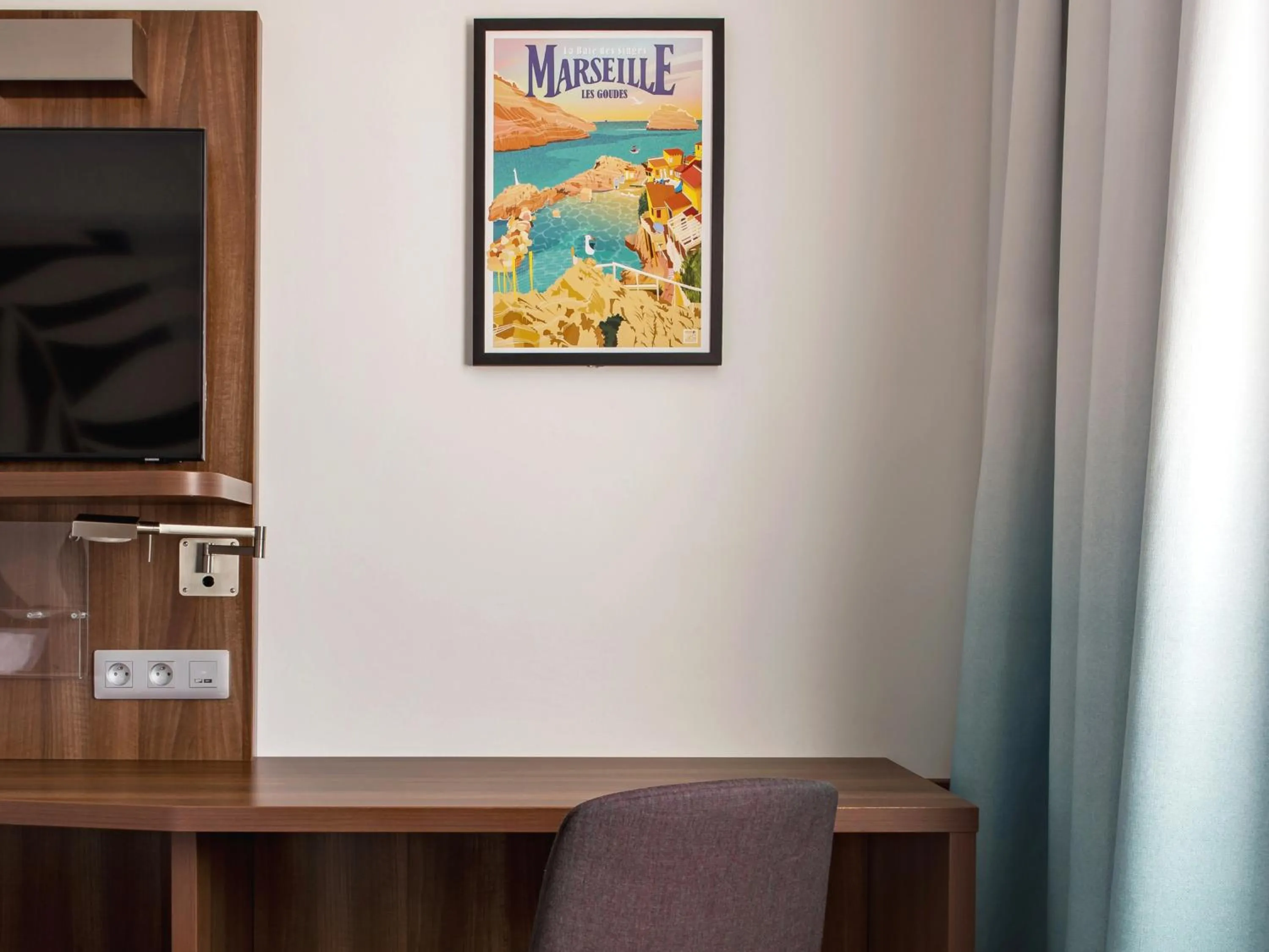 Photo of the whole room in Holiday Inn - Marseille Airport by IHG