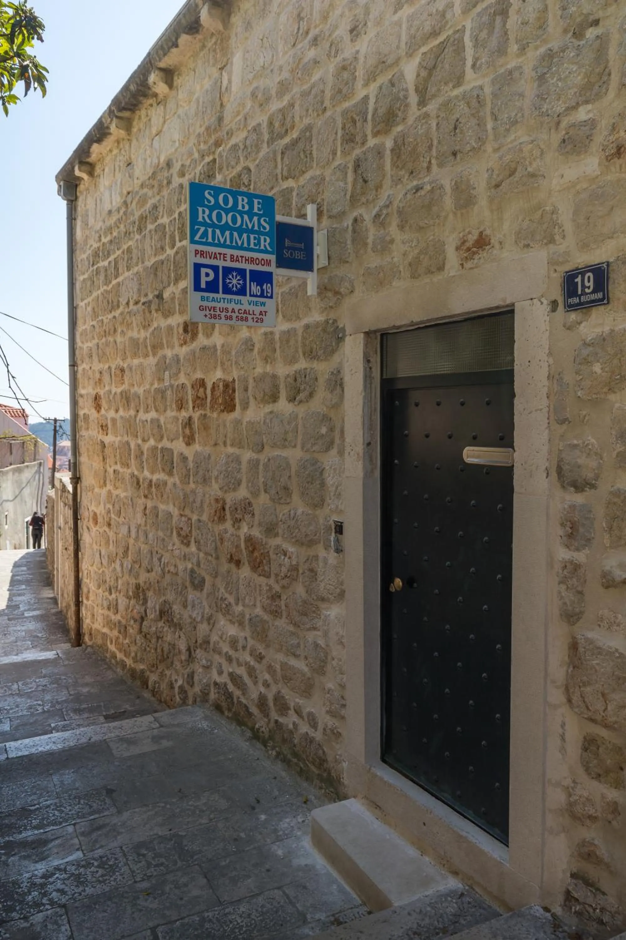 Facade/entrance in Guest House Libertas