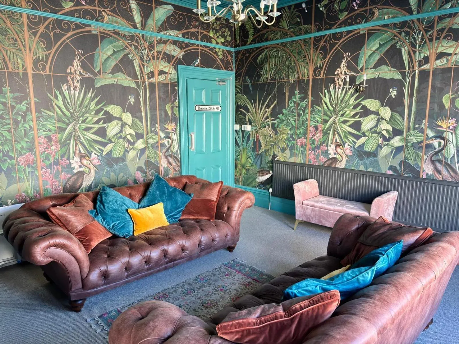 Living room in The Sheldon B&B - FREE private parking