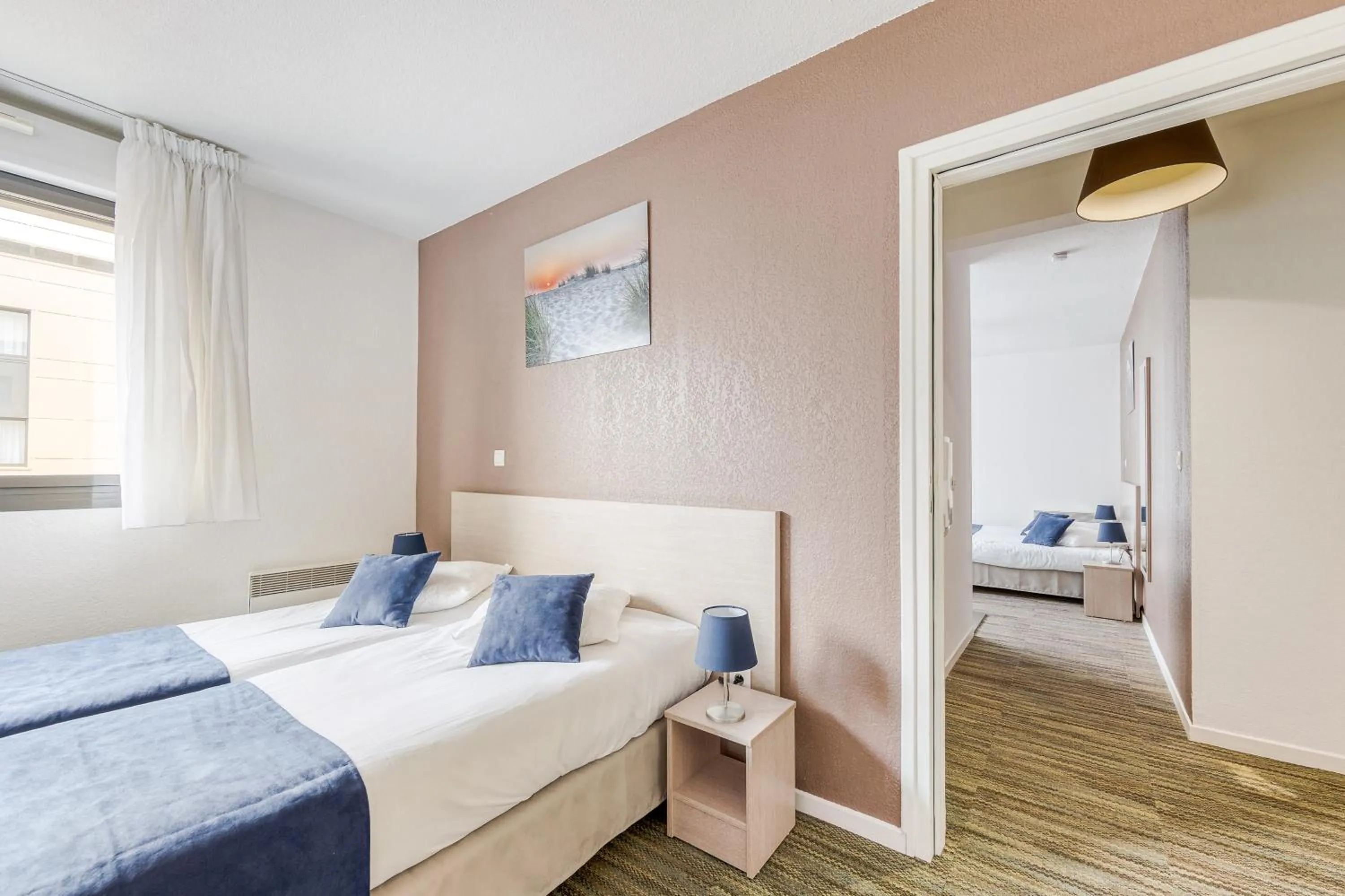 Bedroom, Bed in All Suites Appart Hôtel - Dunkerque Centre