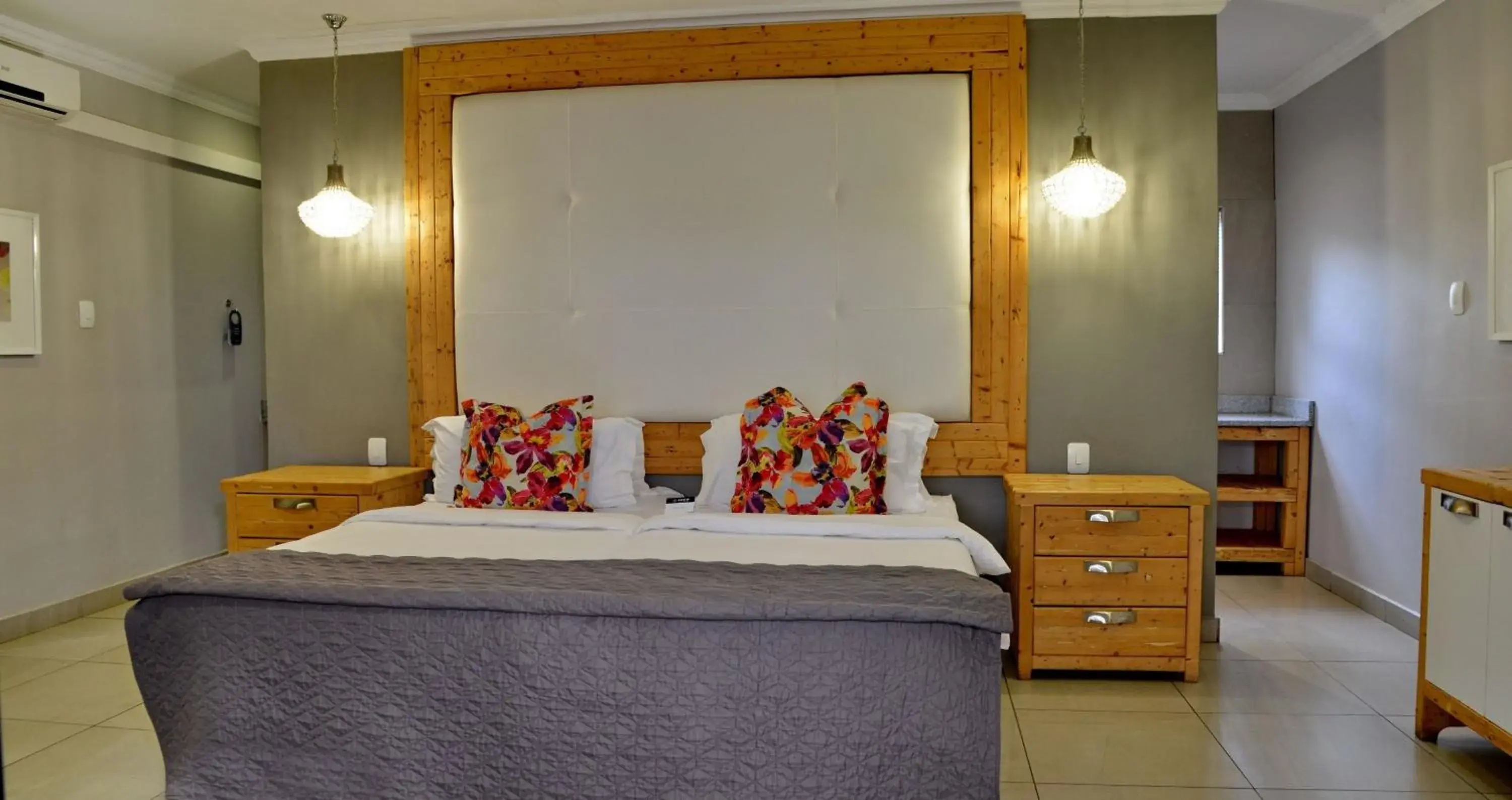 Executive Suite - single occupancy in Ingwenyama Conference & Sports Resort Executive Suite - single occupancy in Ingwenyama Conference & Sports Resort