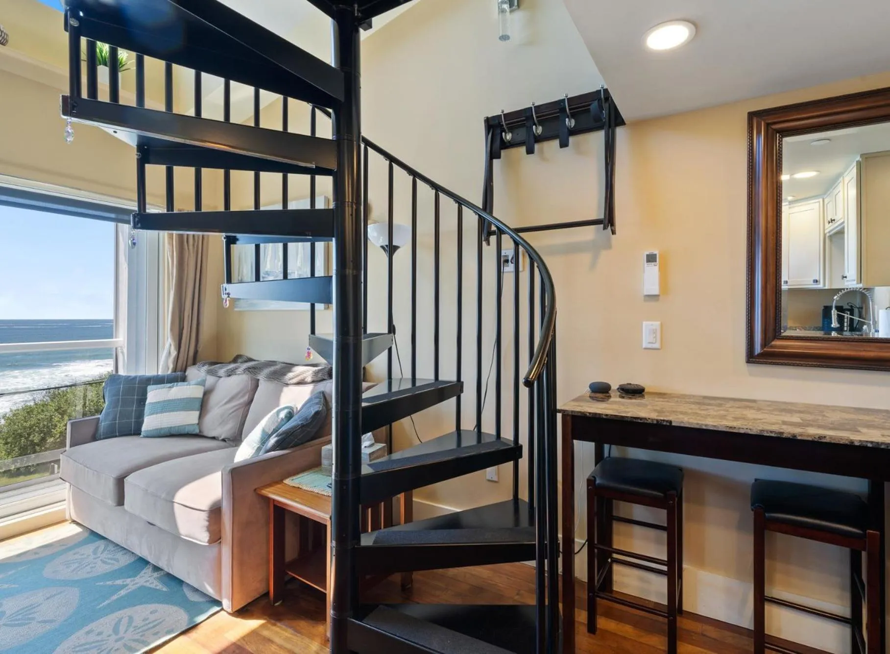 Living room in Three Arch Inn