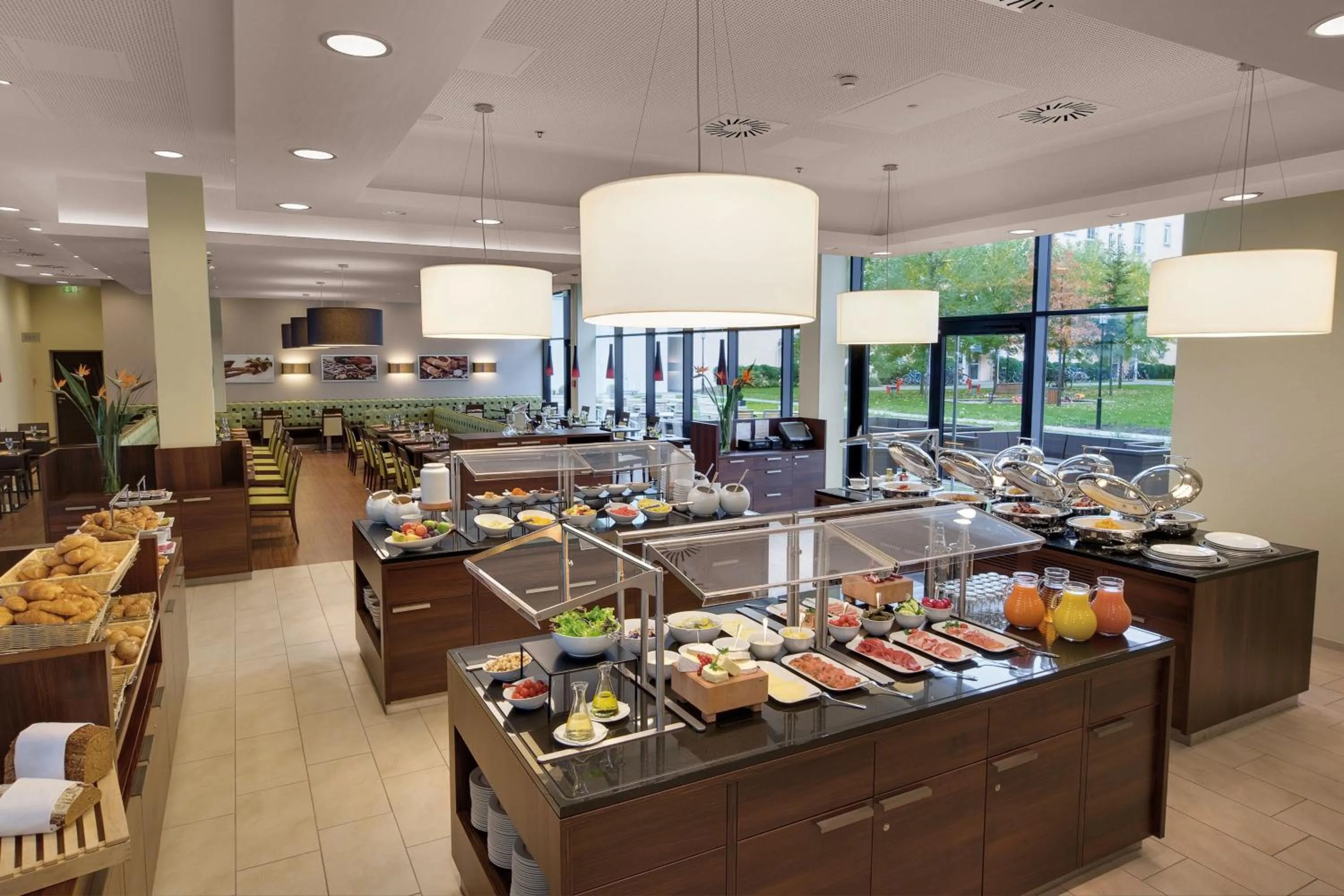 Breakfast in Courtyard by Marriott Munich City East