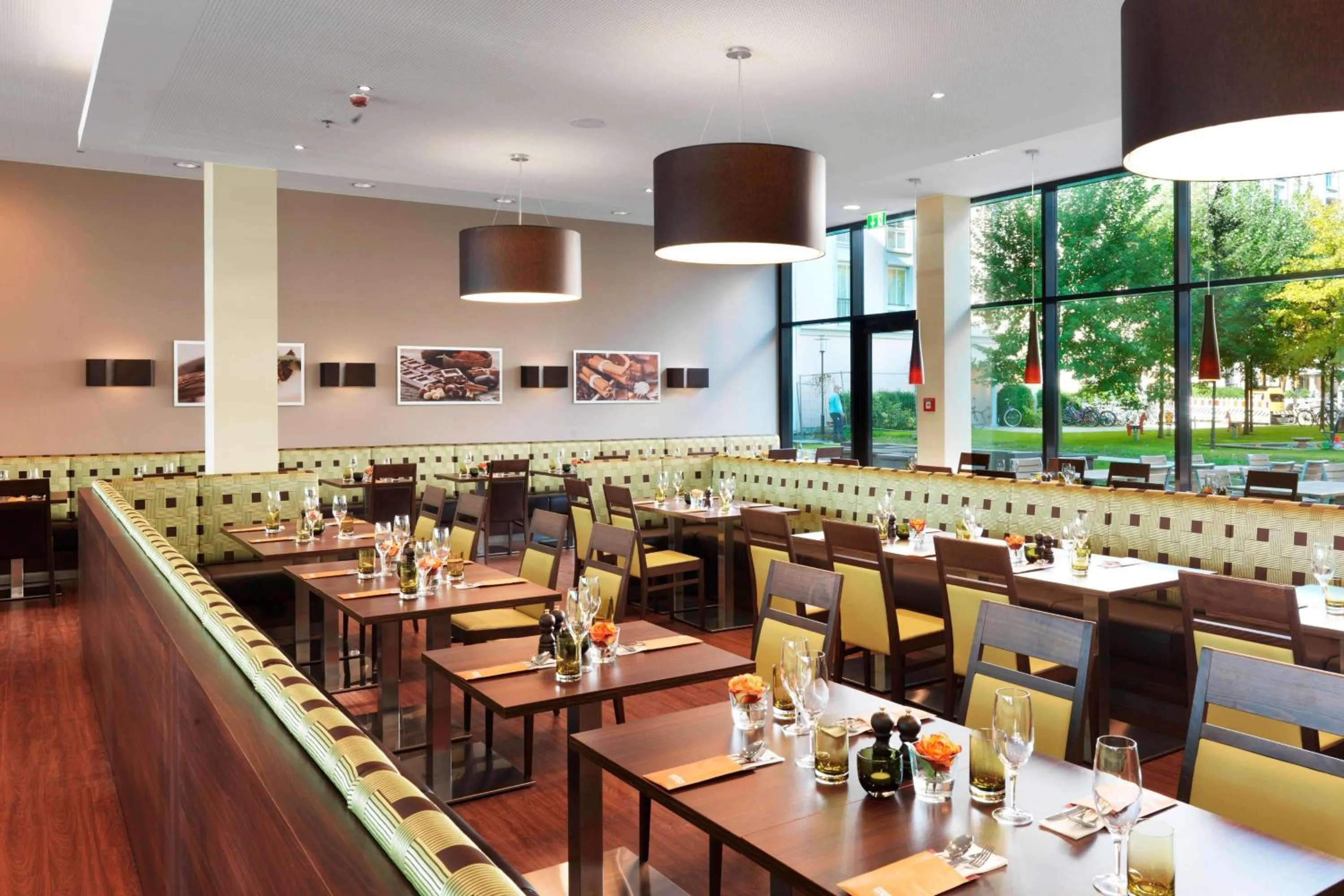 Restaurant/places to eat in Courtyard by Marriott Munich City East