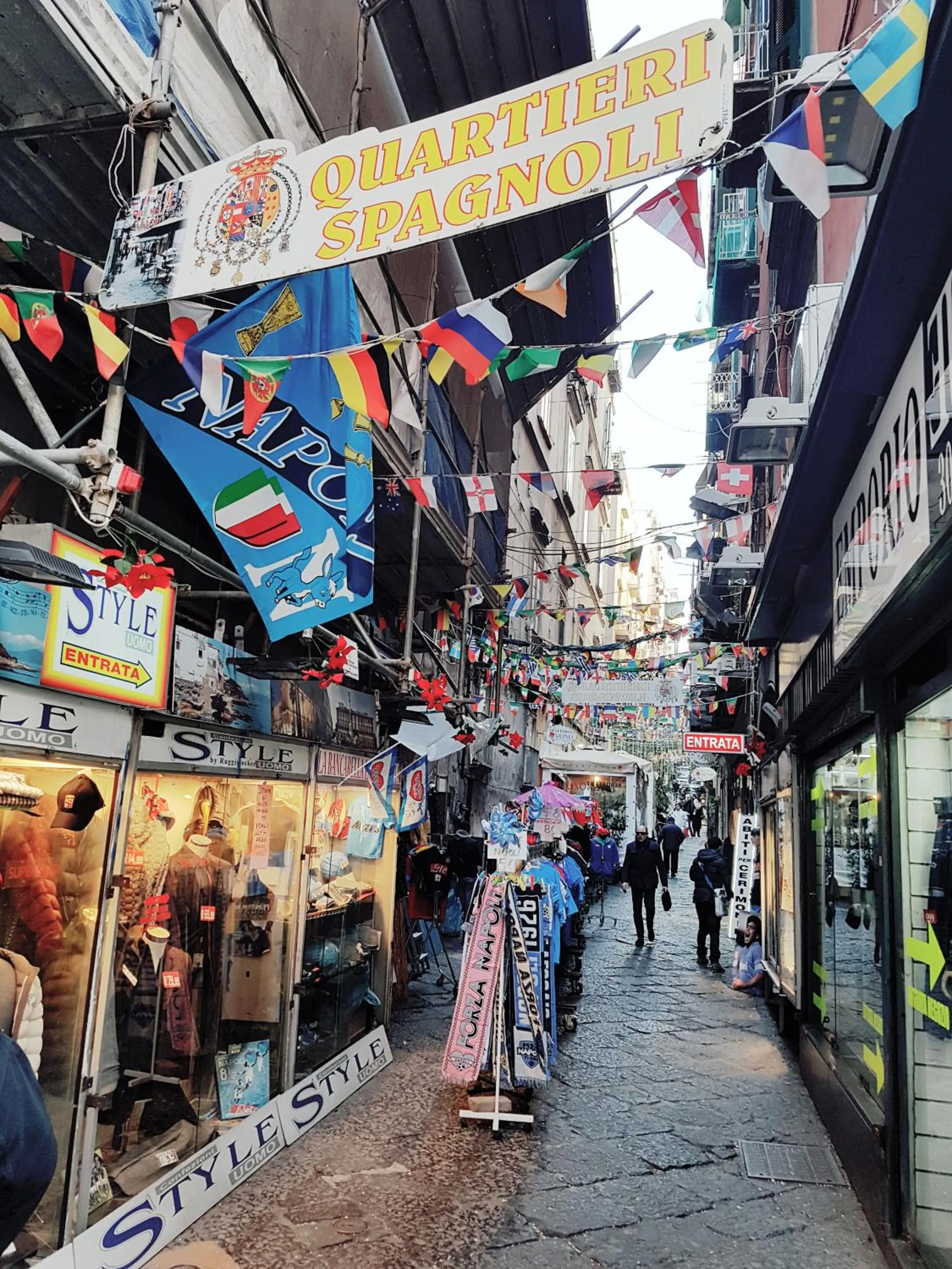 Neighbourhood in B&B NAPOLI AMORE MIO