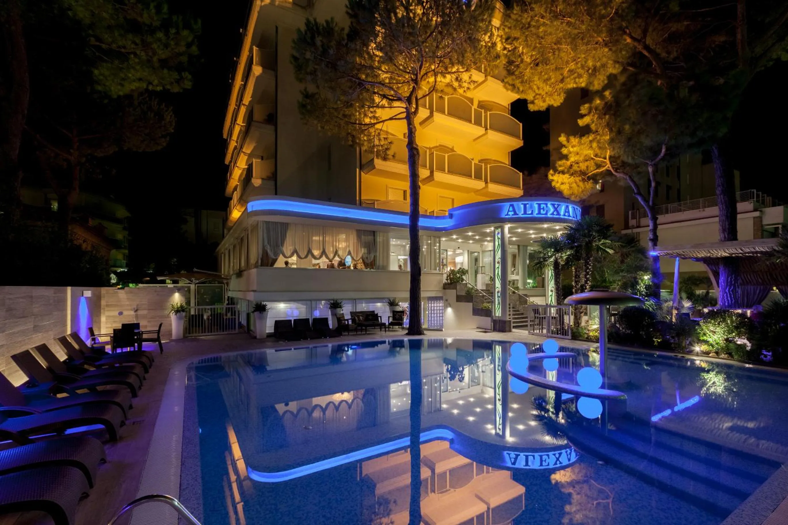 Property building in Hotel Alexander