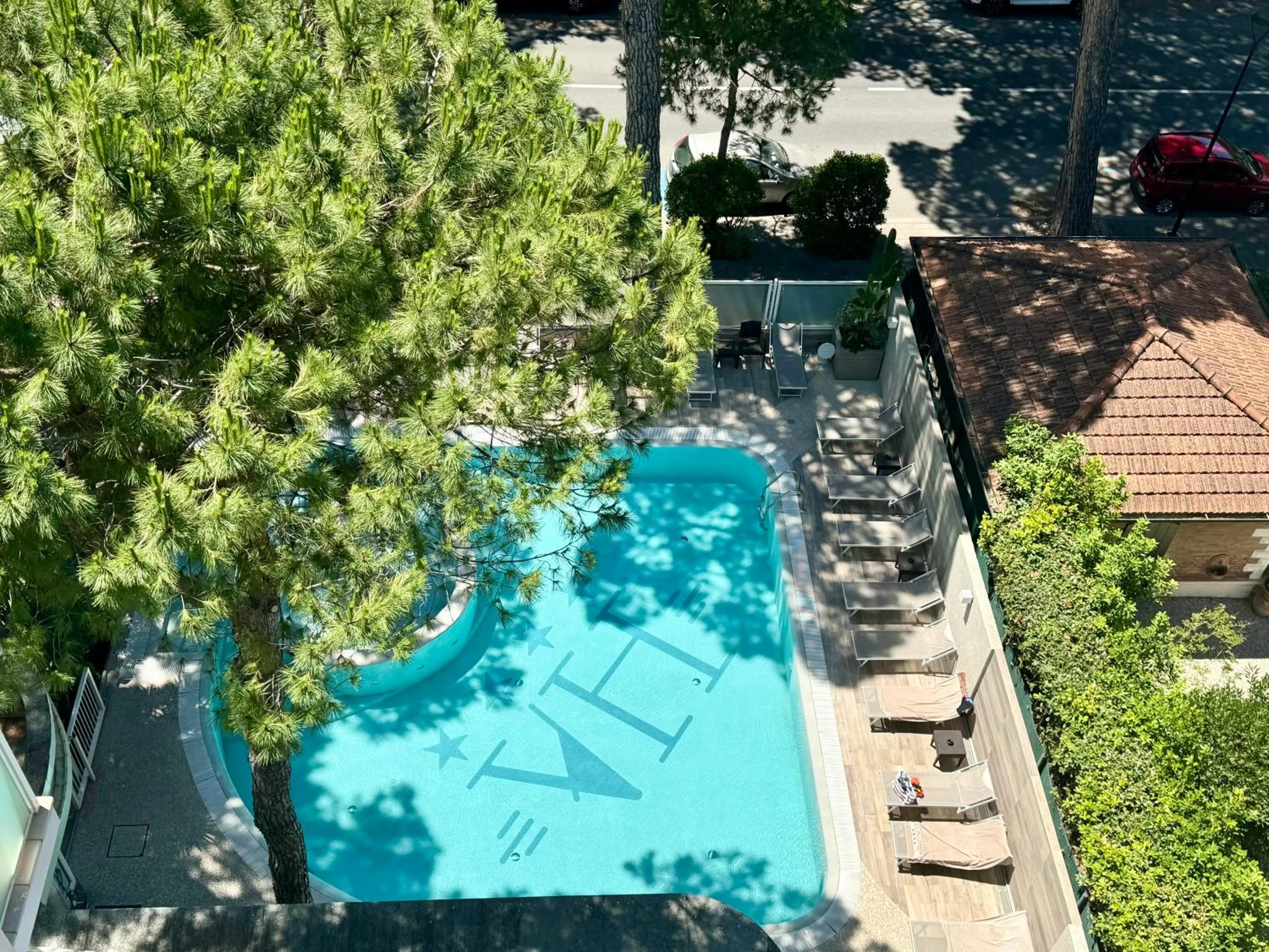 Swimming pool in Hotel Alexander