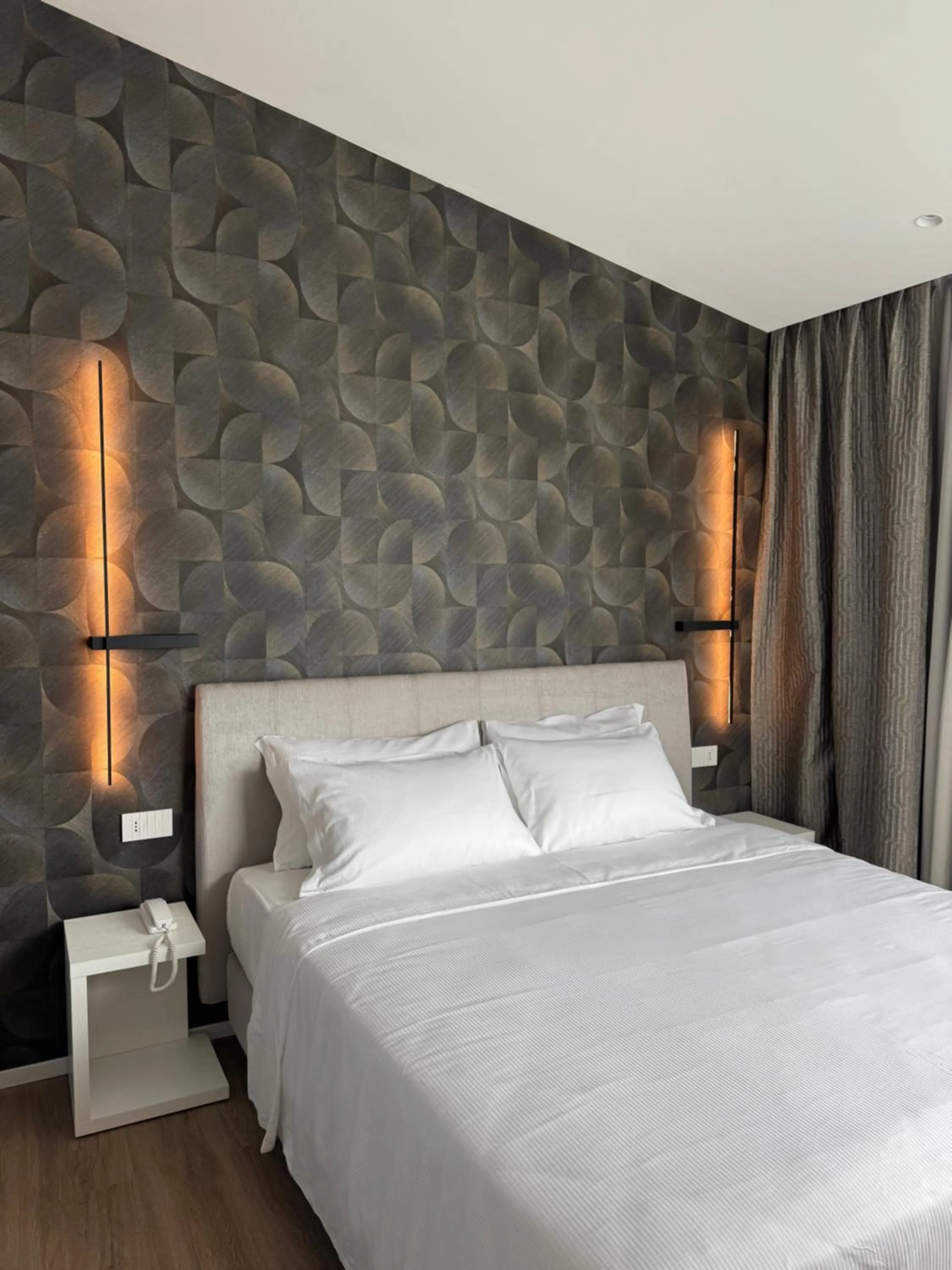 Bedroom, Bed in Hotel Alexander