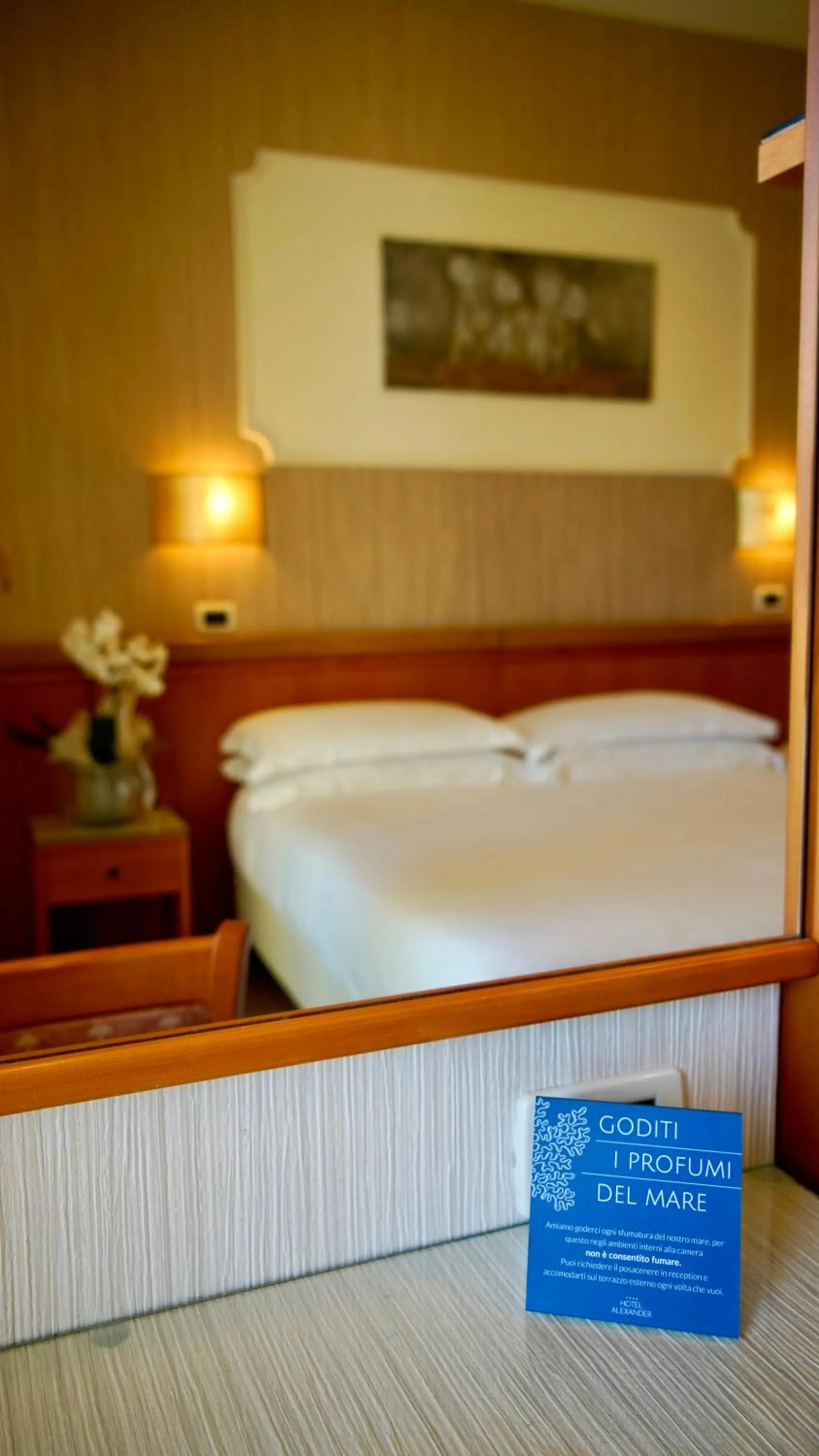 Bedroom, Bed in Hotel Alexander