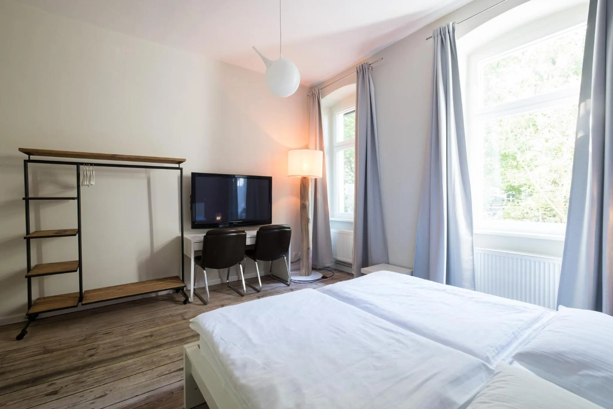 TV and multimedia, Bed in Jasper's Boutique Hotel