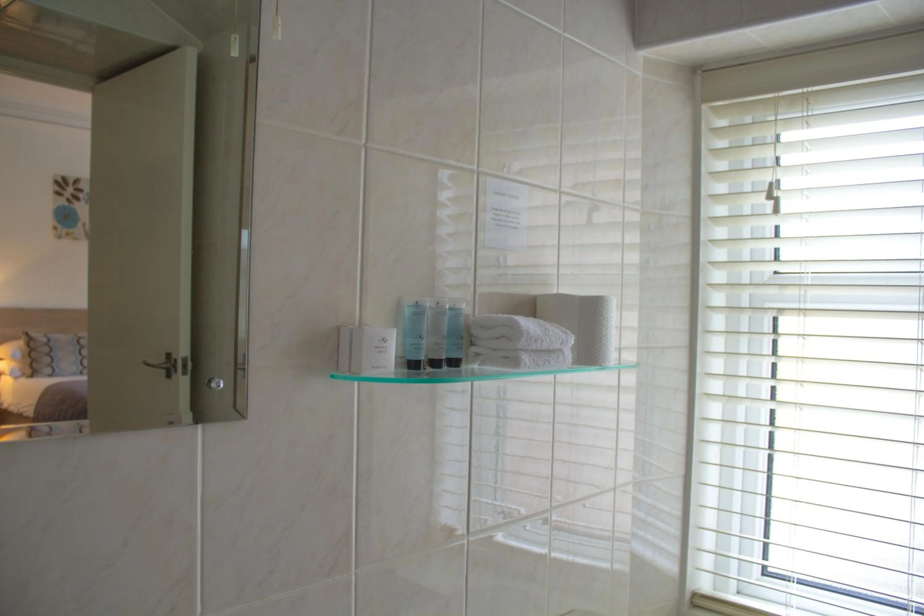 Toilet in Hazeldene Guest House