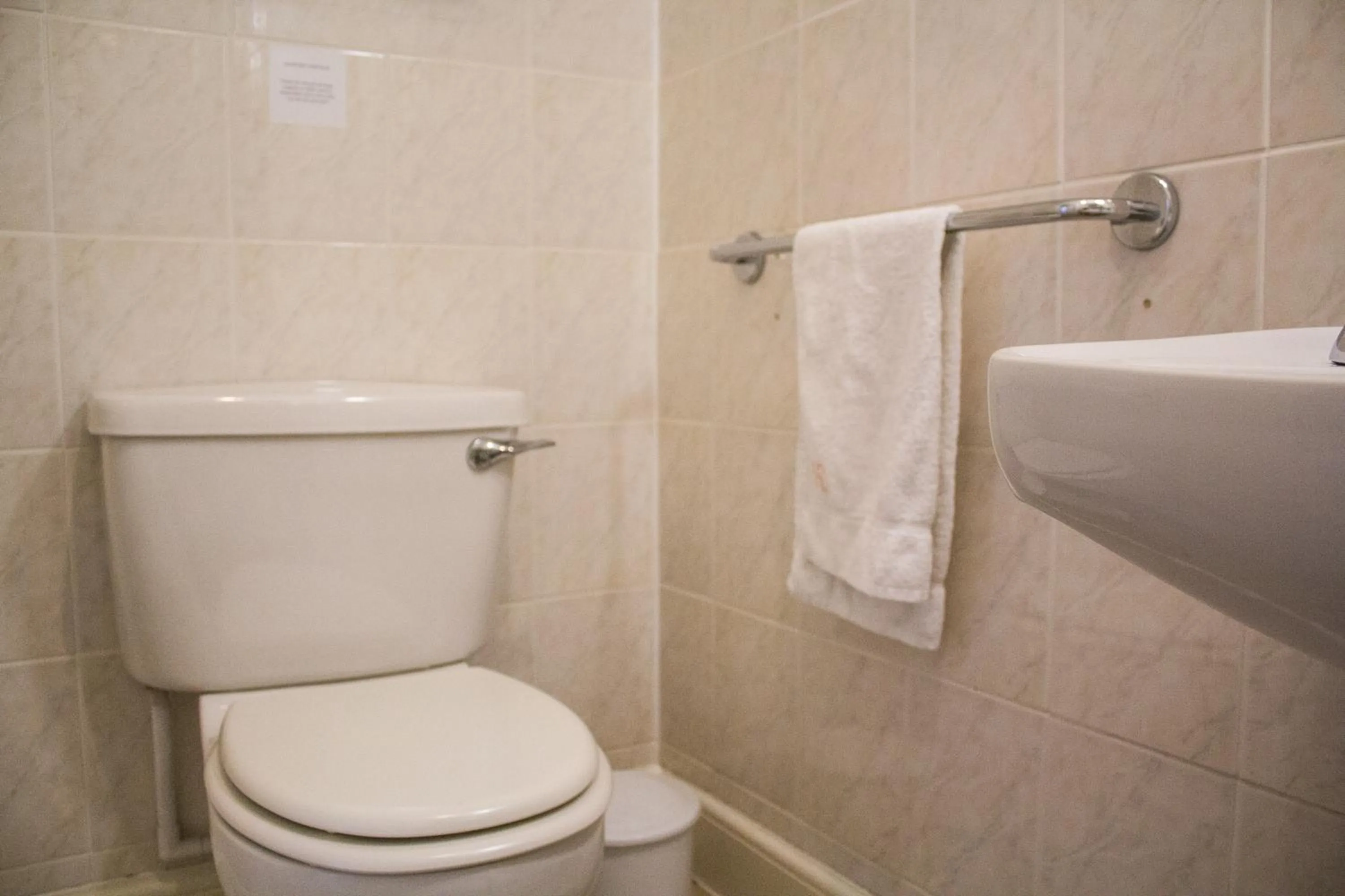 Toilet in Hazeldene Guest House