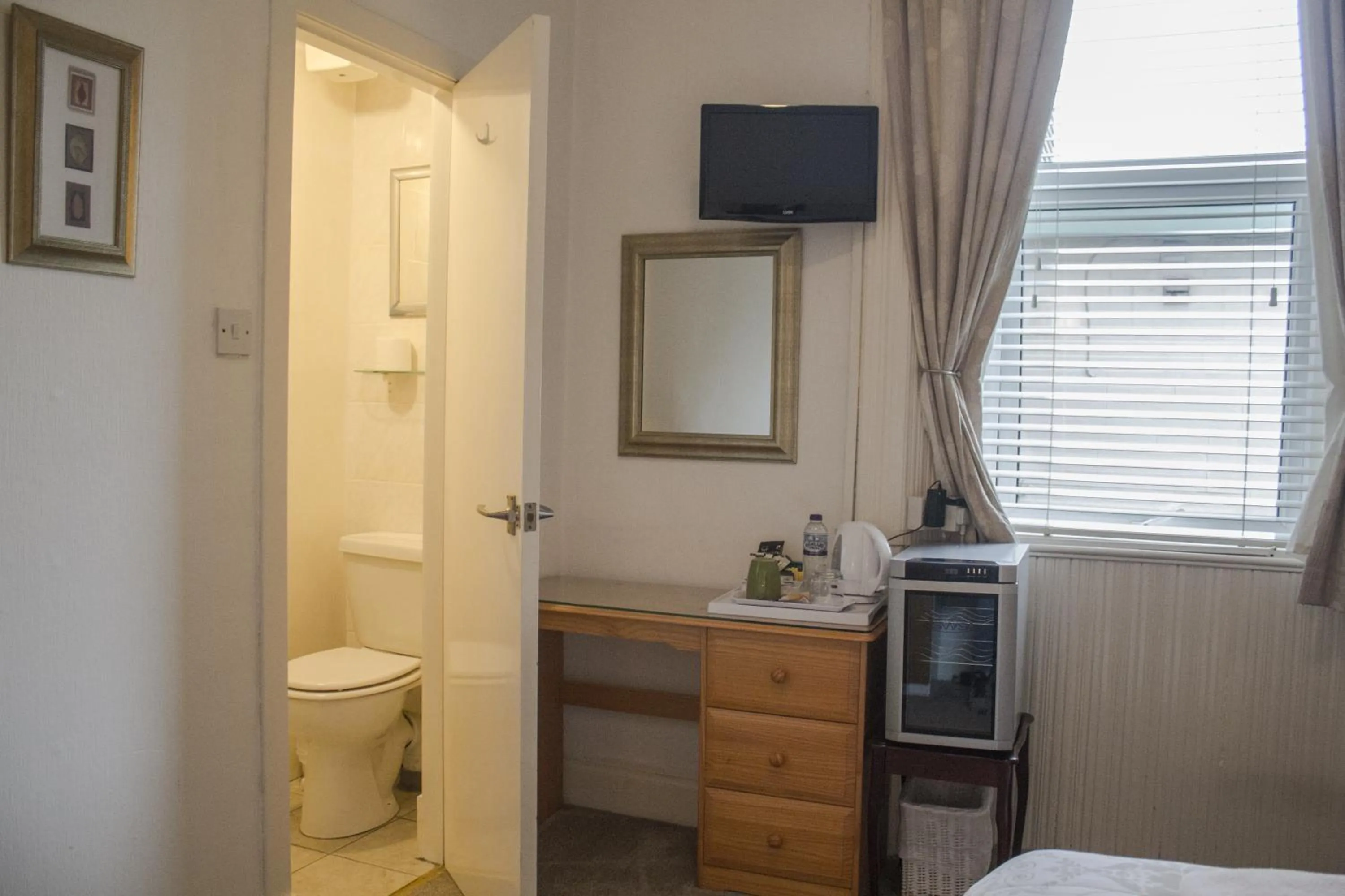 Coffee/tea facilities in Hazeldene Guest House