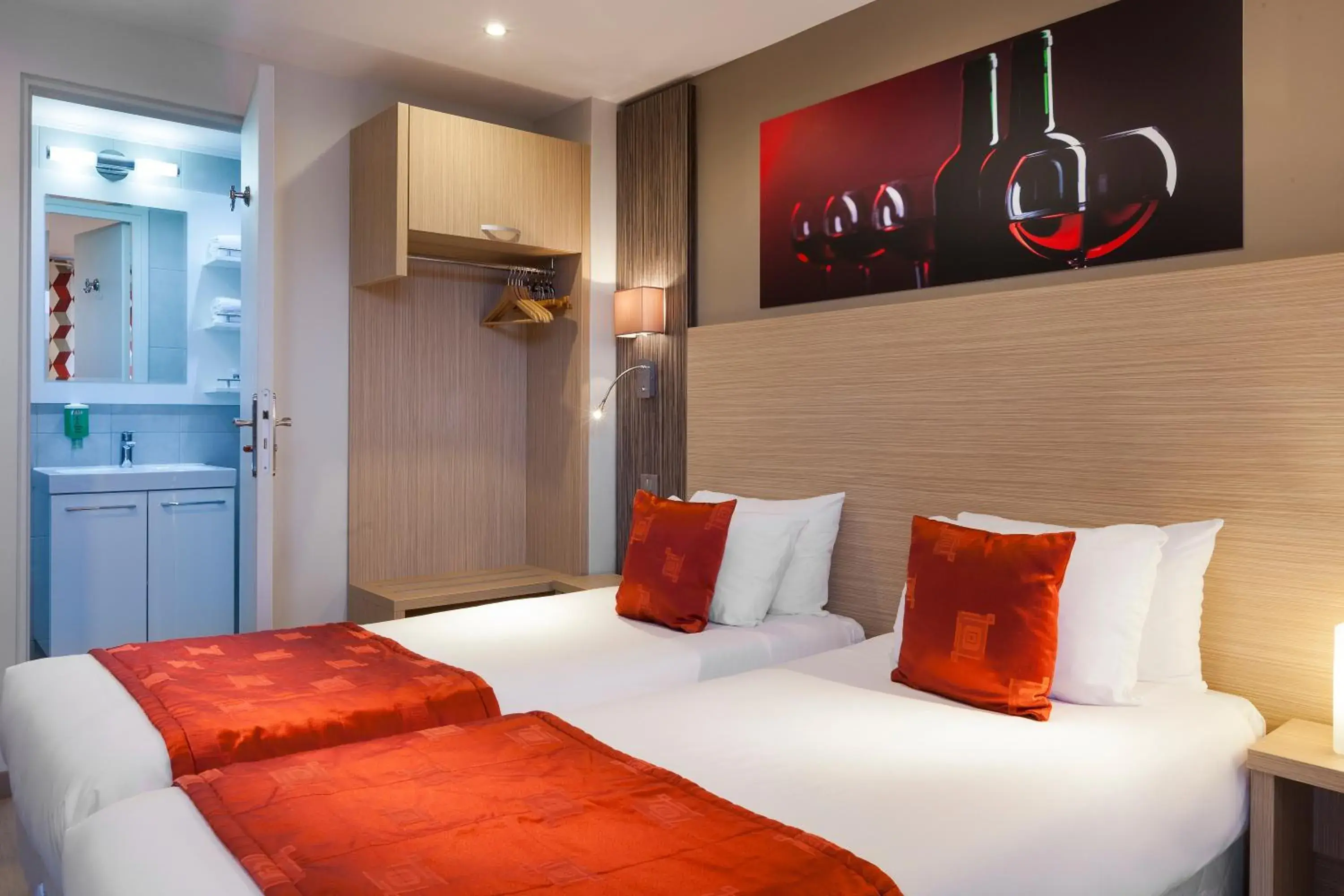 Twin Room in Comfort Hotel Orléans Olivet Provinces Twin Room in Comfort Hotel Orléans Olivet Provinces