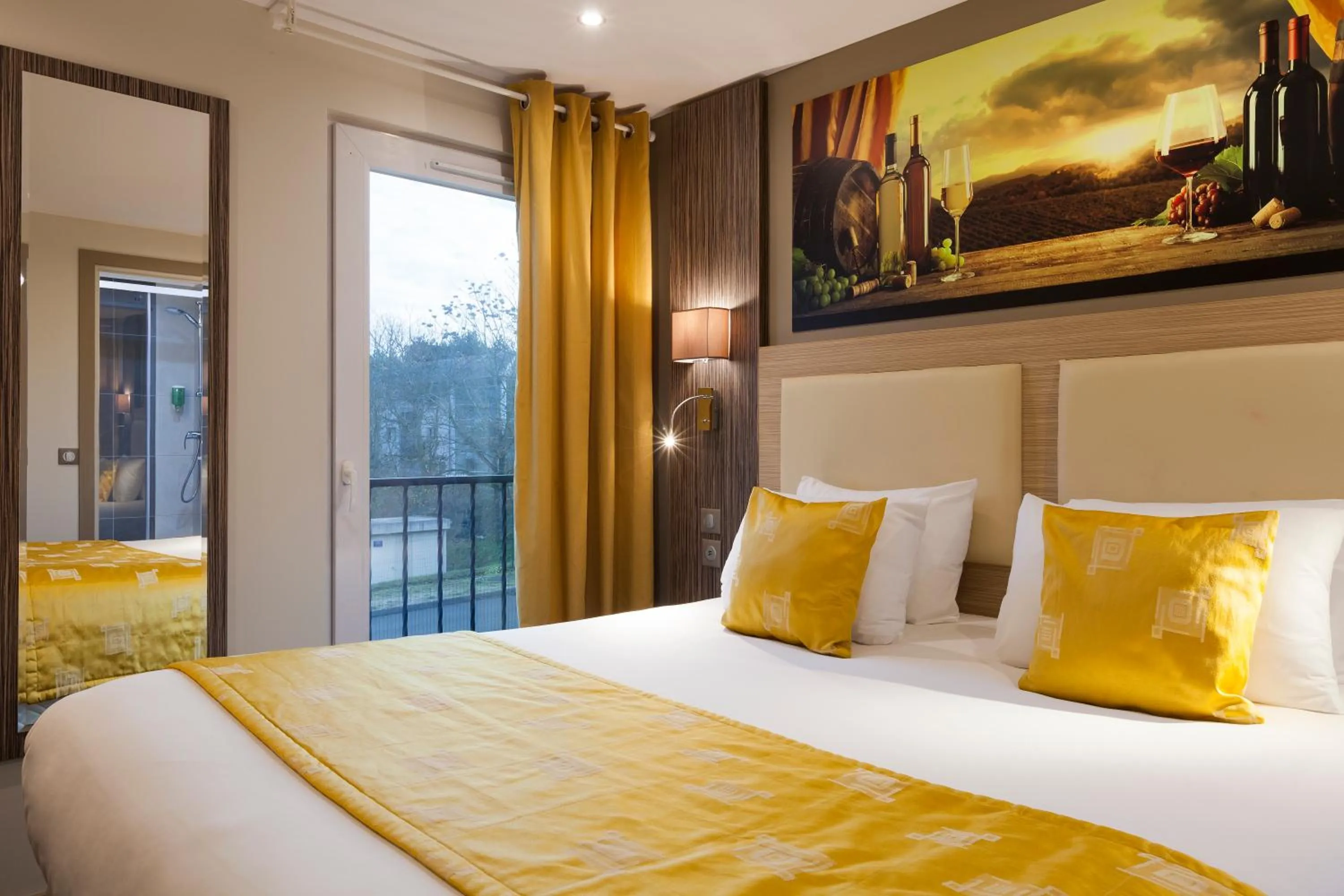 Photo of the whole room, Bed in Comfort Hotel Orléans Olivet Provinces