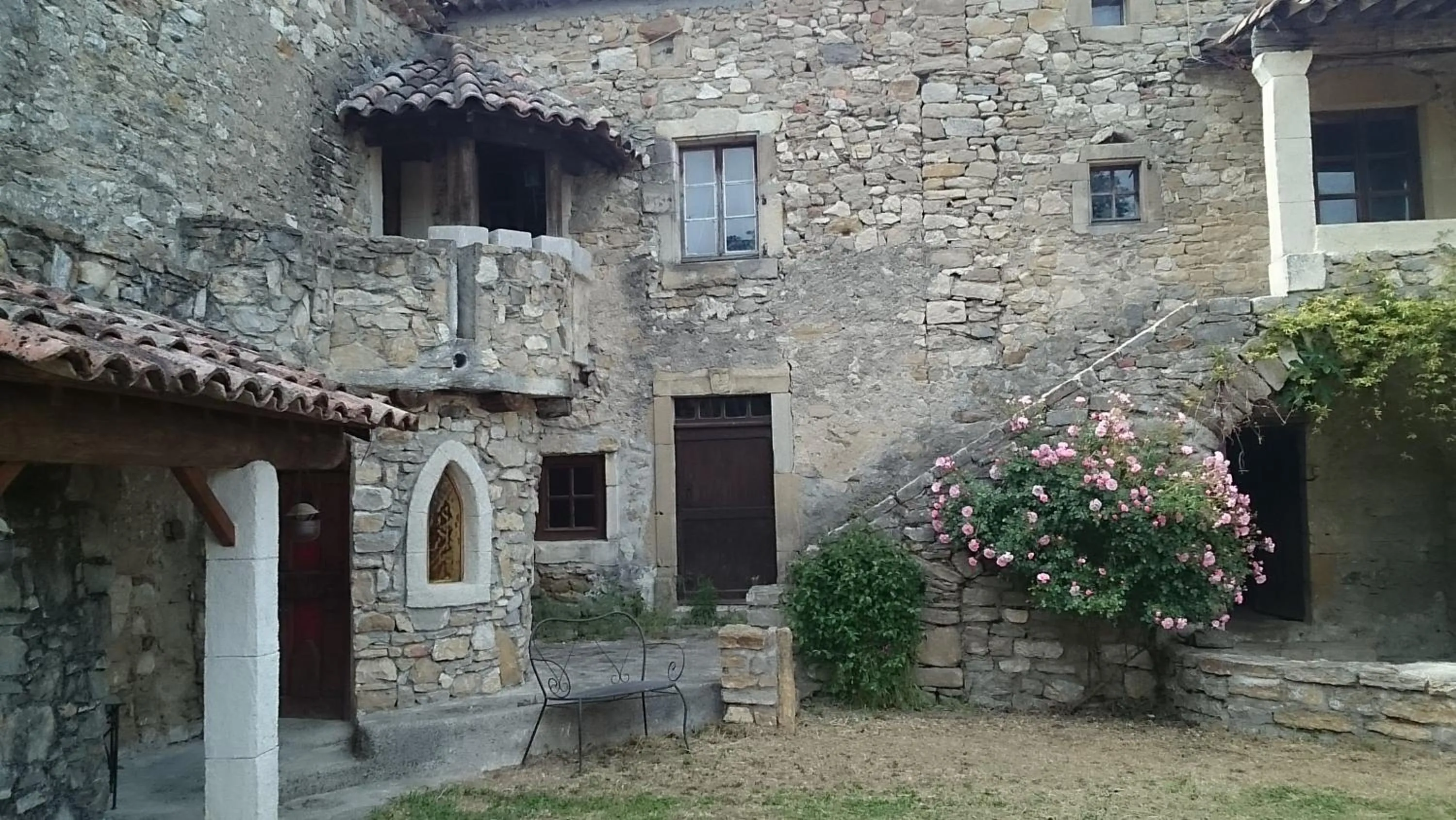 Balcony/Terrace in Suite Médiévale 40m2 chambre d' hôte du Mas Fabrègue