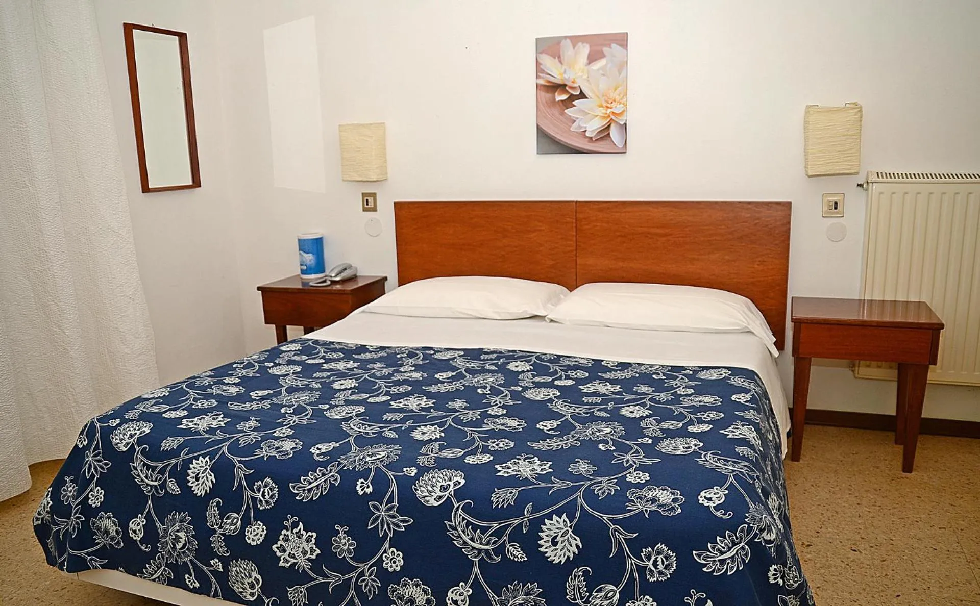 Photo of the whole room, Bed in Hotel Kinda