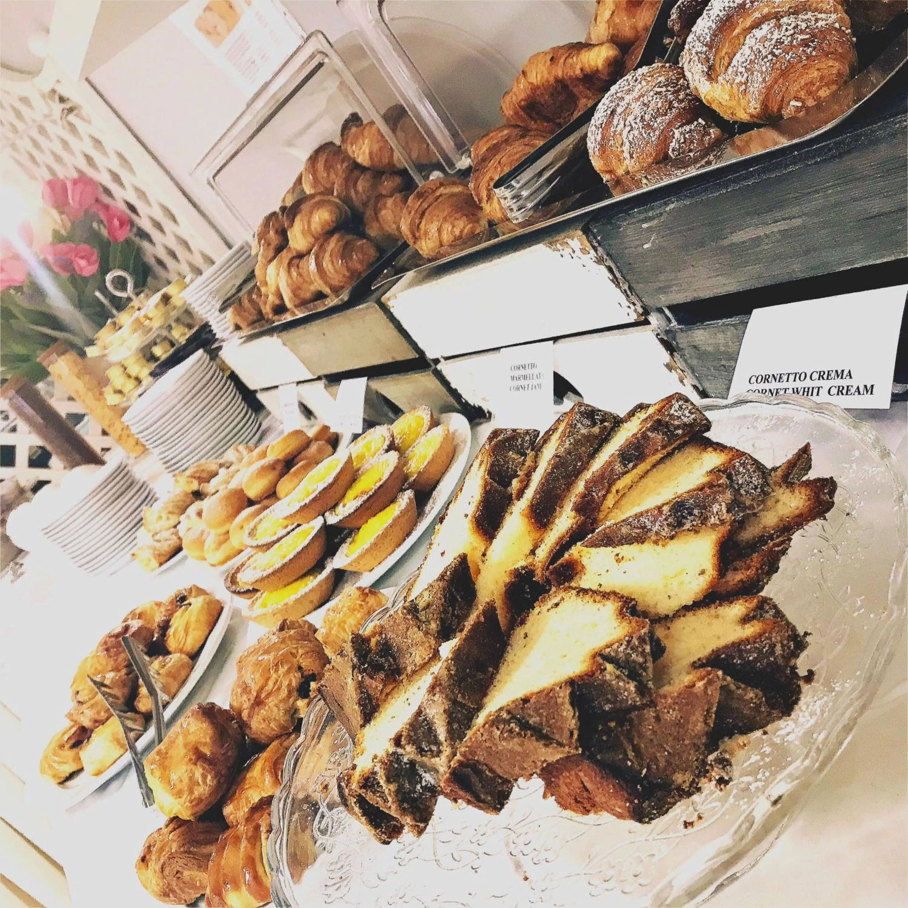 Buffet breakfast in Hotel Kinda