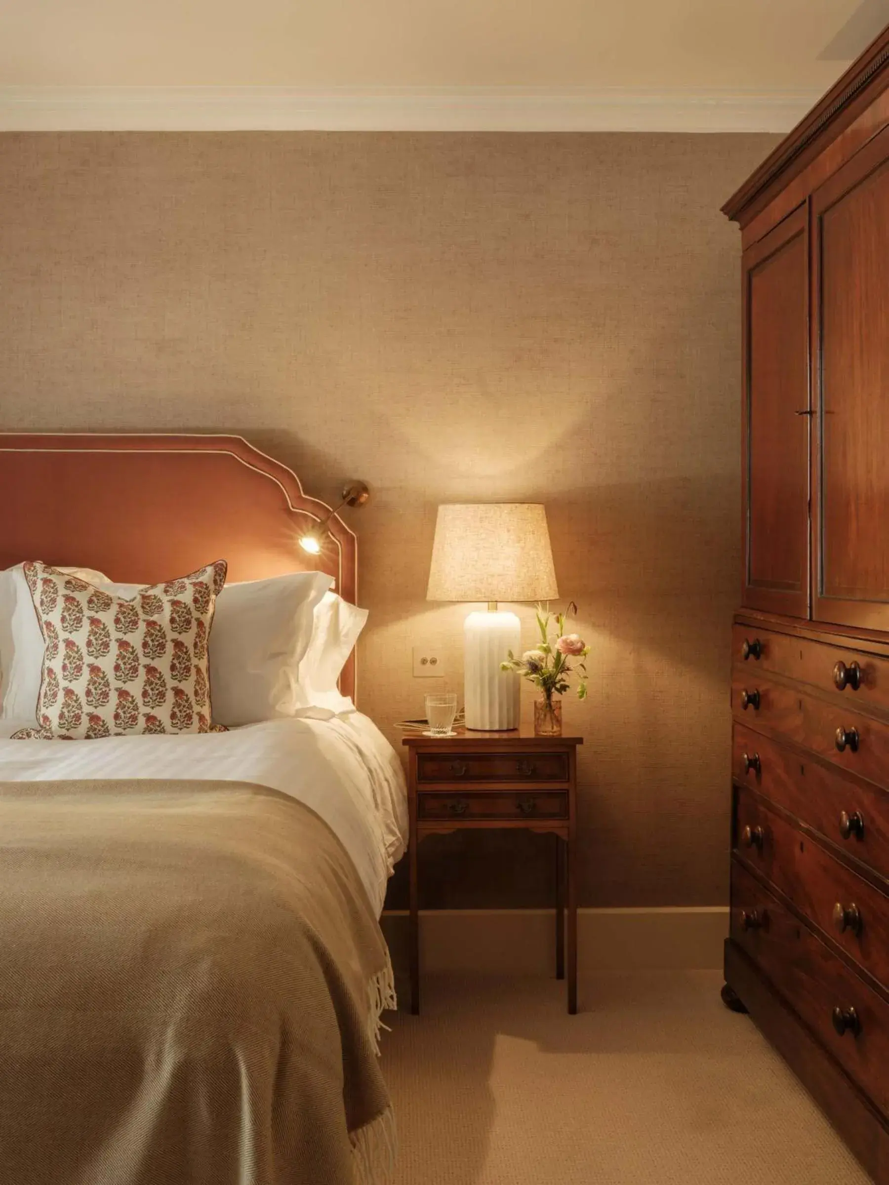 Large Double Room in The Fortingall Large Double Room in The Fortingall