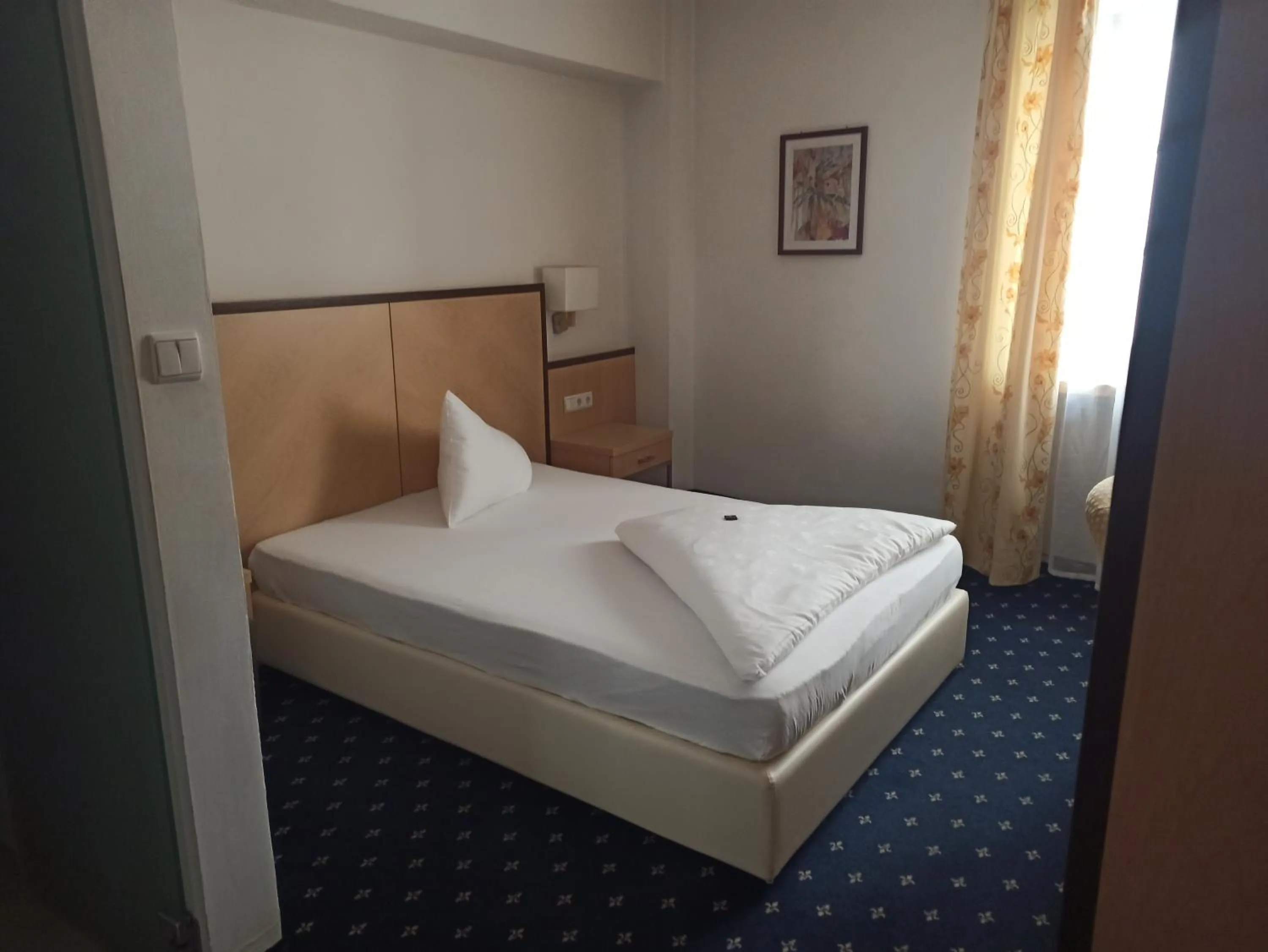 Bedroom, Bed in Hotel Goldener Stern