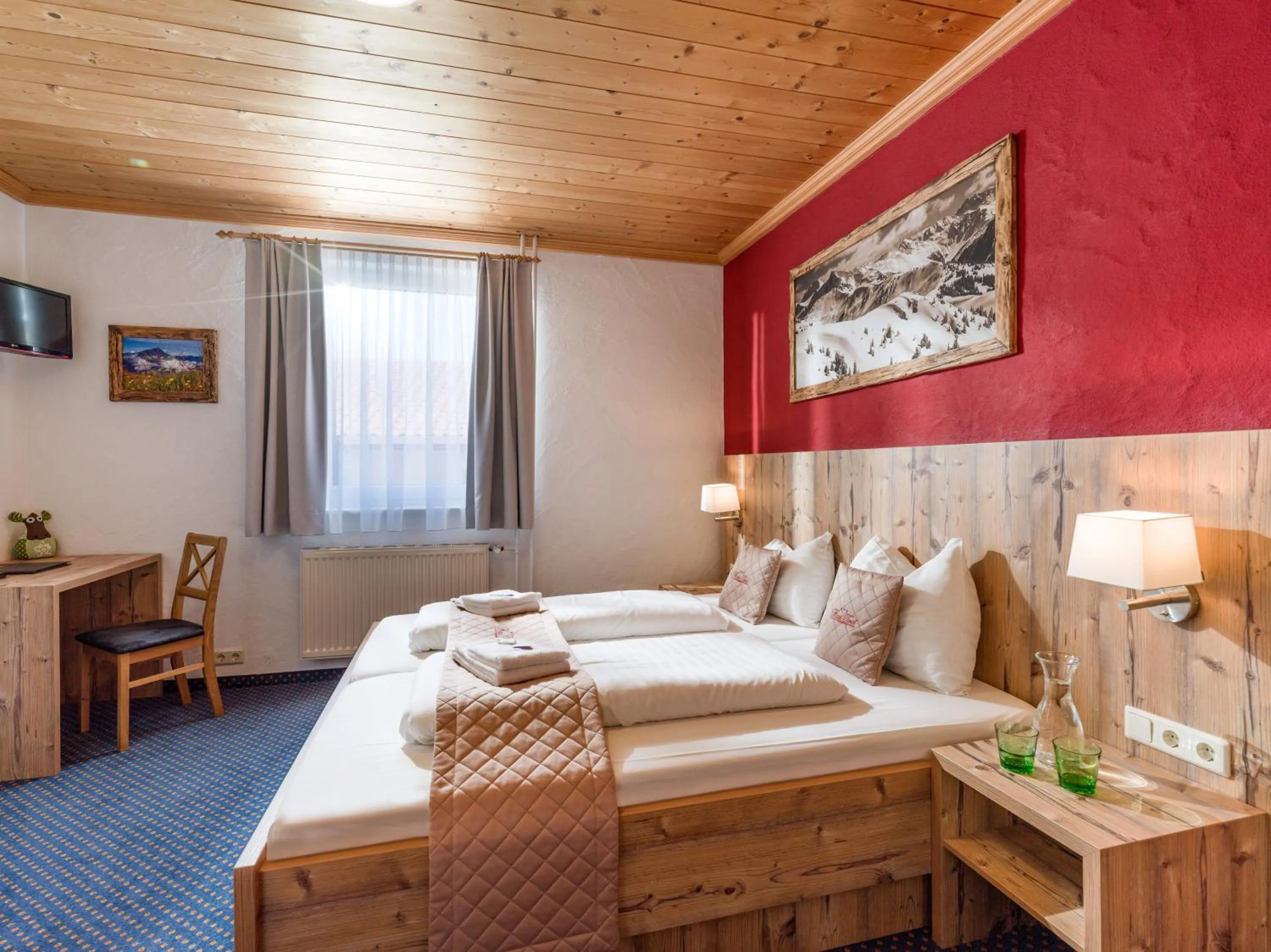 Photo of the whole room, Bed in Haus Tirol