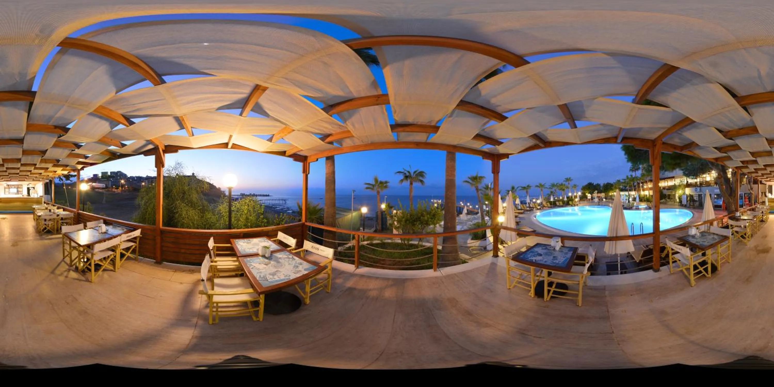 Restaurant/places to eat in Anitas Hotel