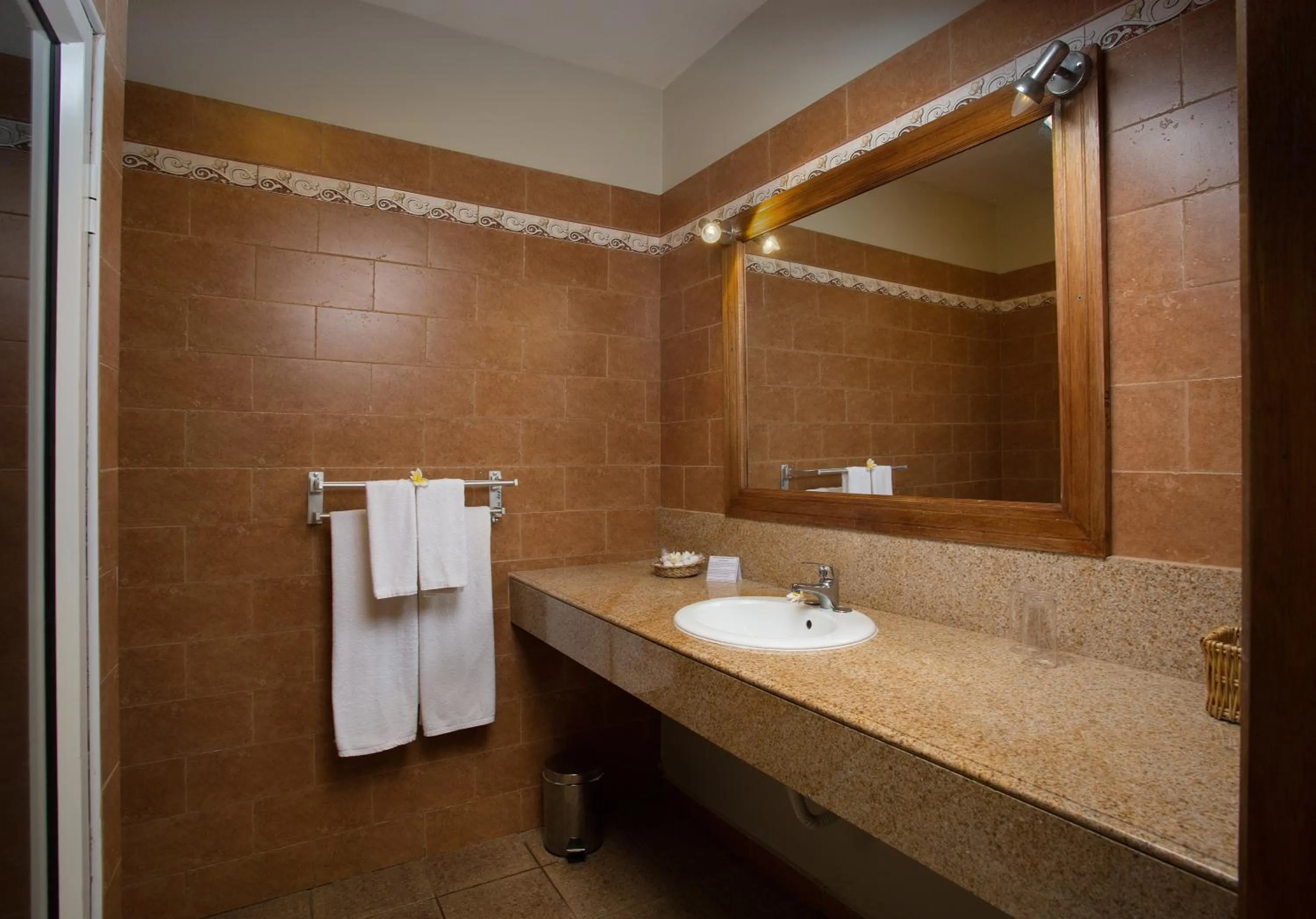 Bathroom in Le Palmiste Resort & Spa