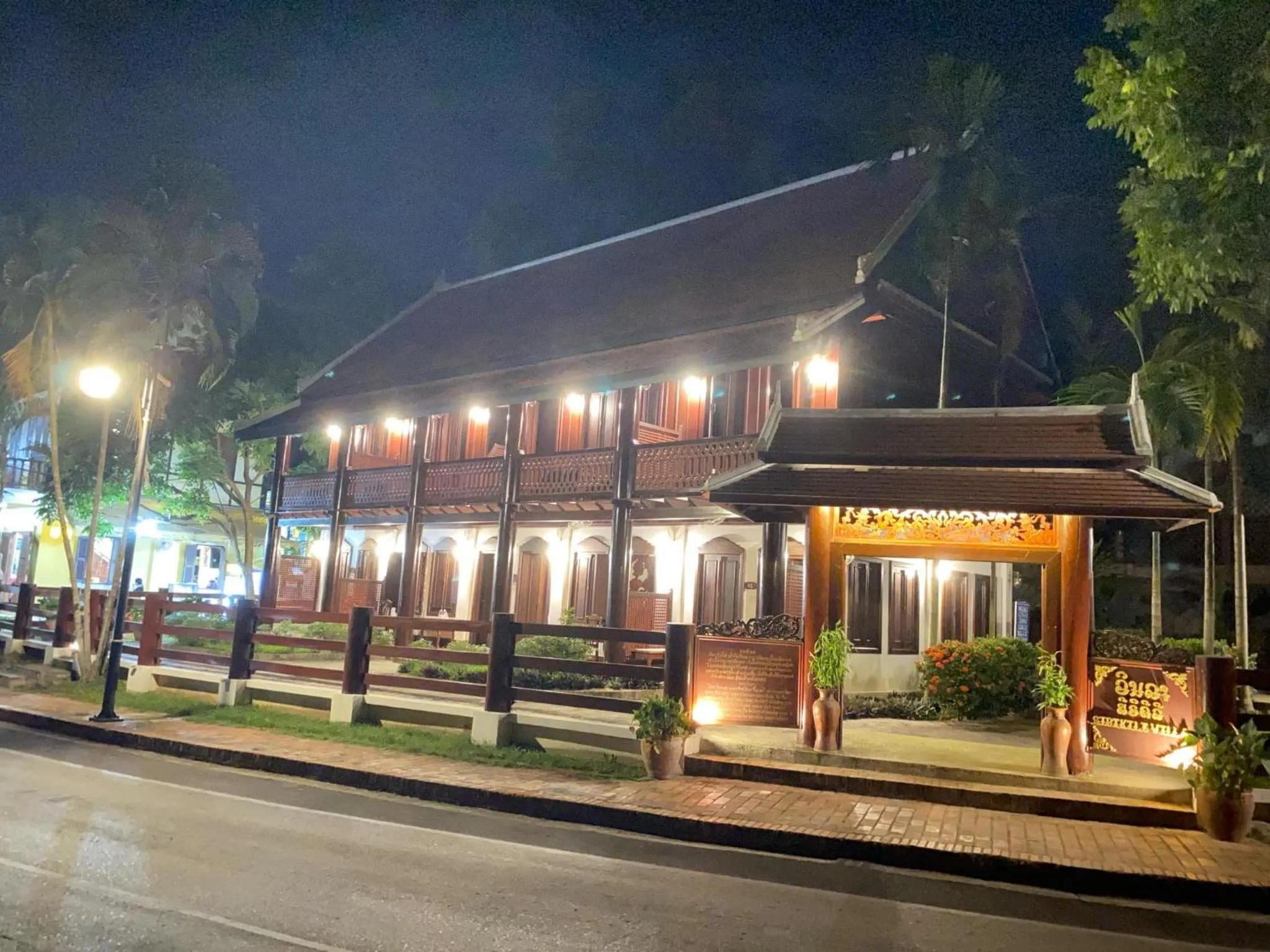 Property building in Luang Prabang Villa Sirikili River View