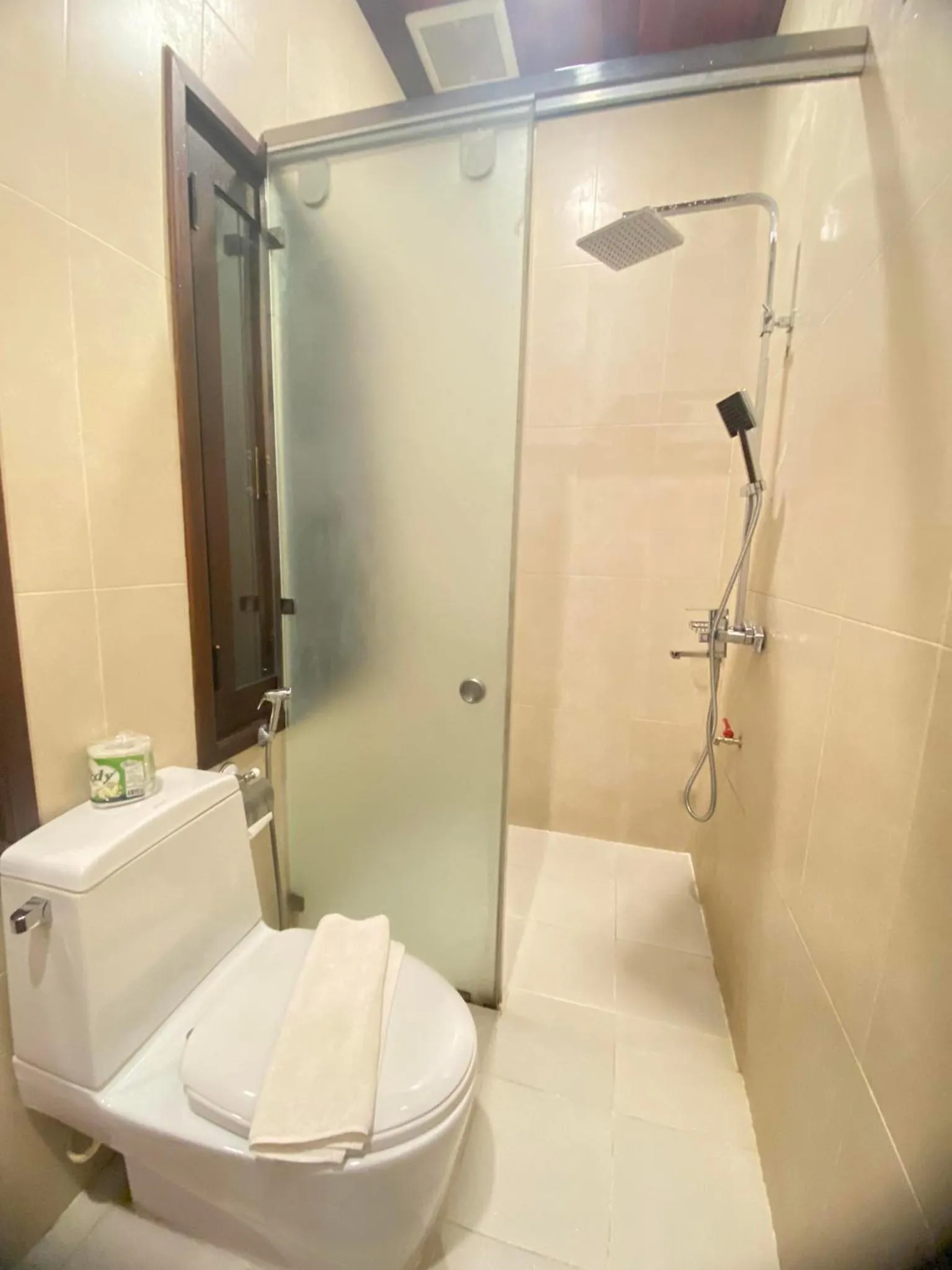 Shower in Luang Prabang Villa Sirikili River View