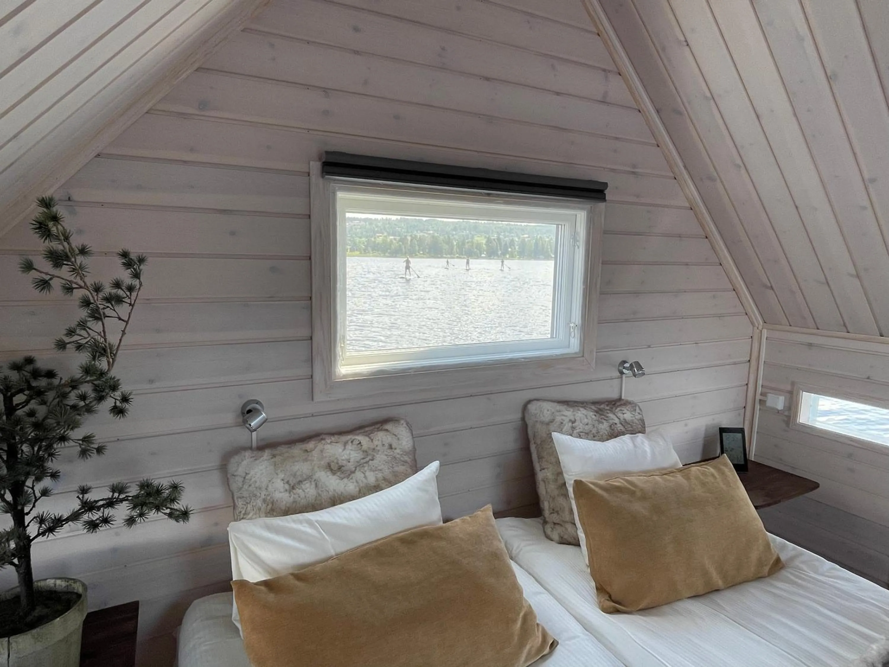 Bed in Kungshaga Hotell