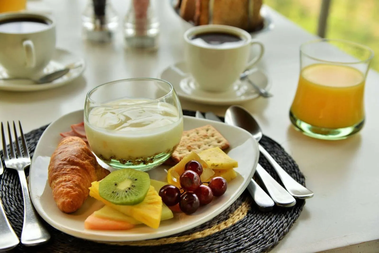 Breakfast in Clifftop Exclusive Safari Hideaway