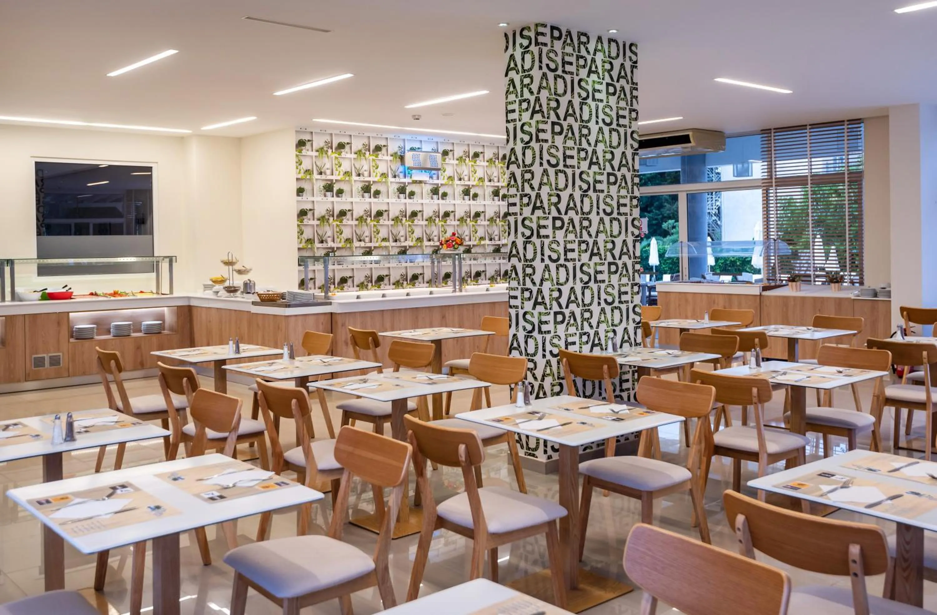 Restaurant/places to eat in Palm Beach Hotel - Adults only