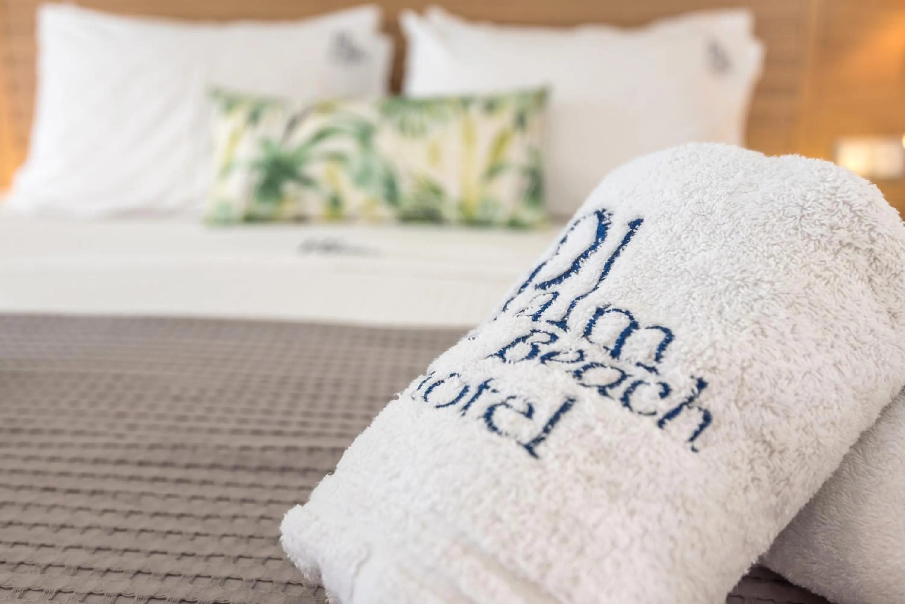 Bed in Palm Beach Hotel - Adults only