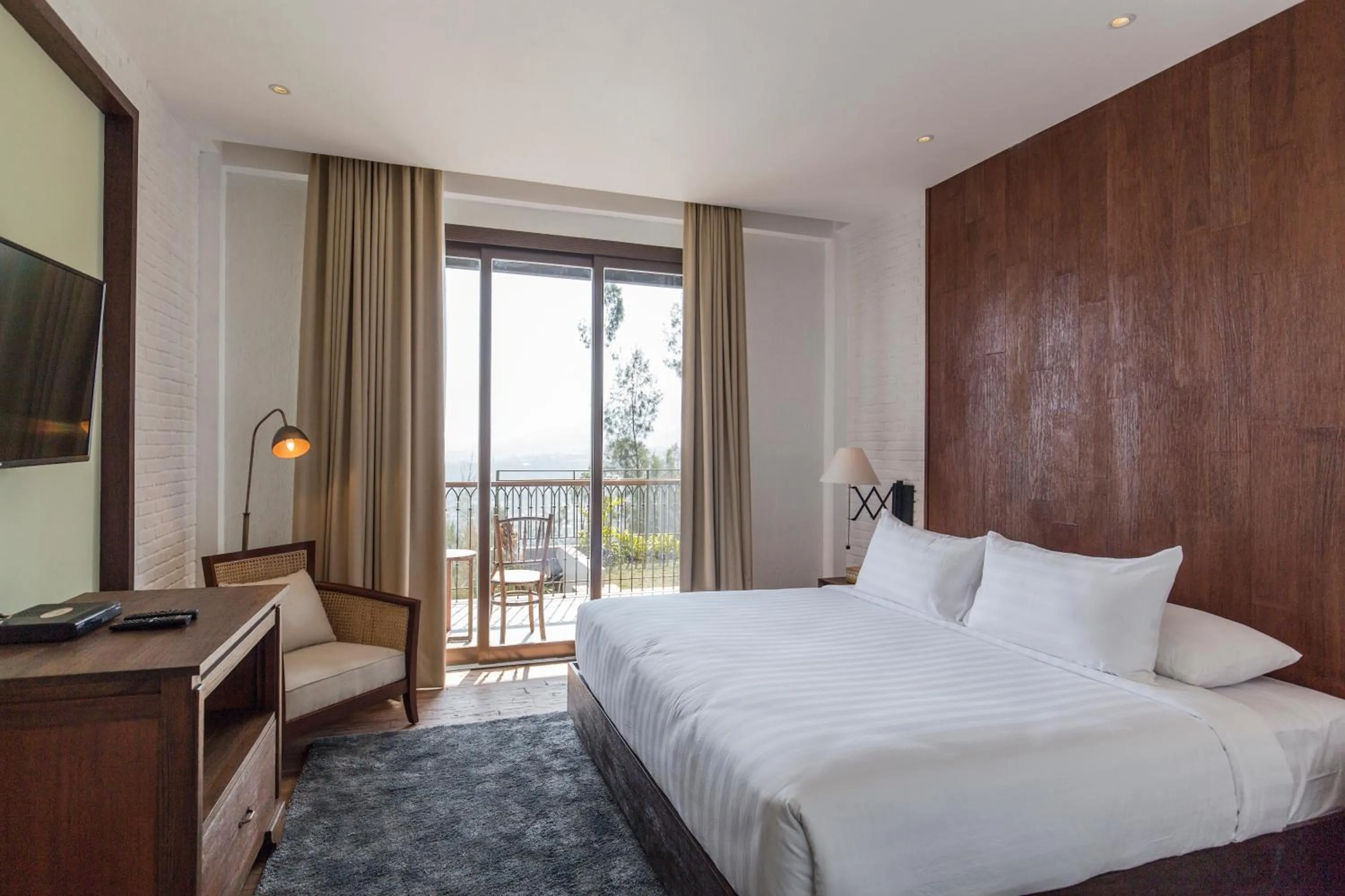 Photo of the whole room, Bed in Plataran Bromo