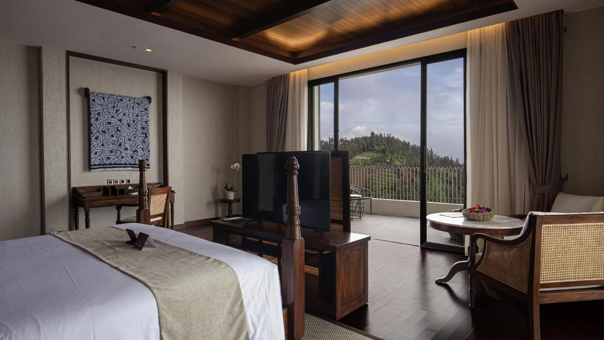 Photo of the whole room, Bed in Plataran Bromo