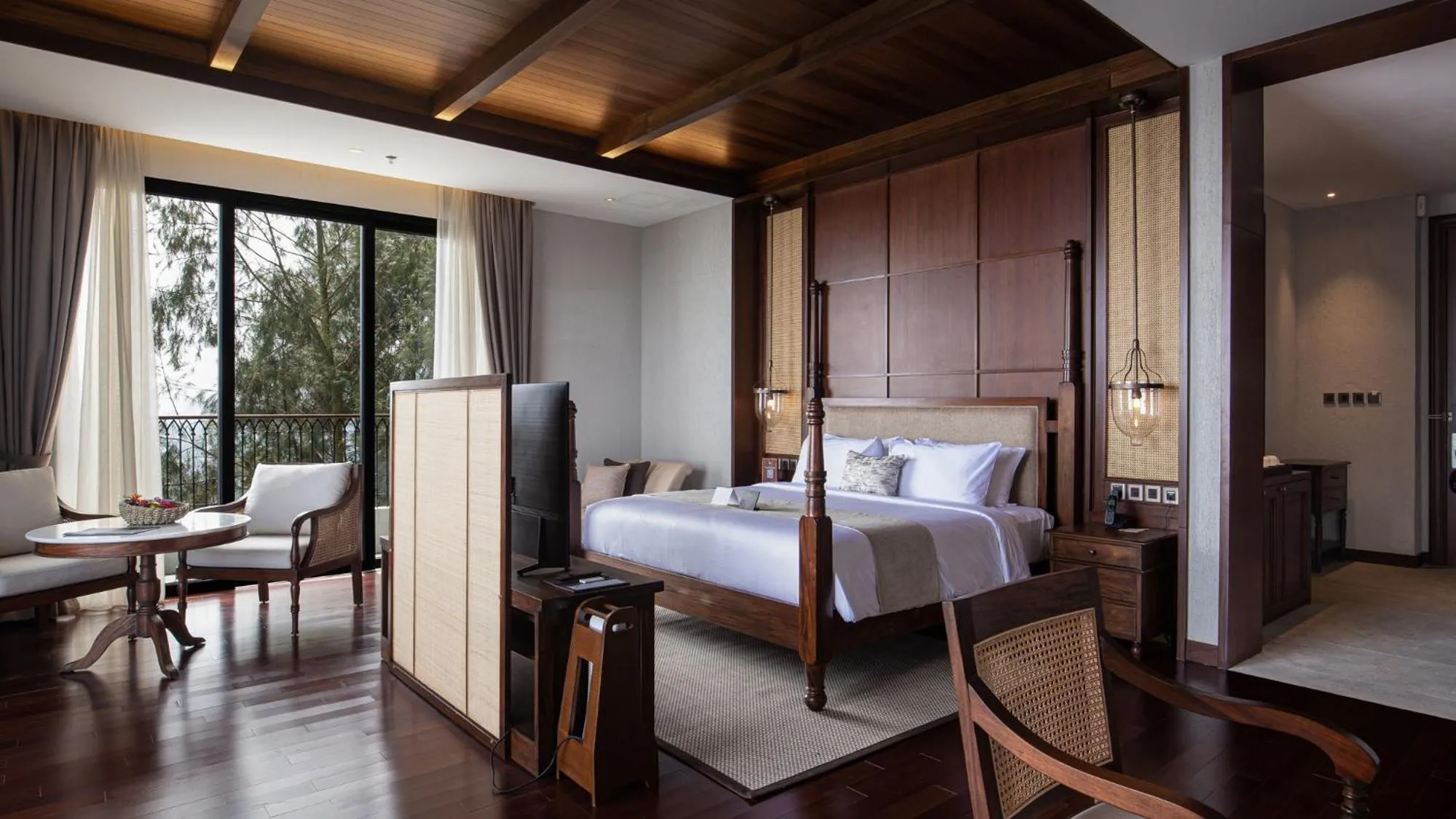 Photo of the whole room, Bed in Plataran Bromo