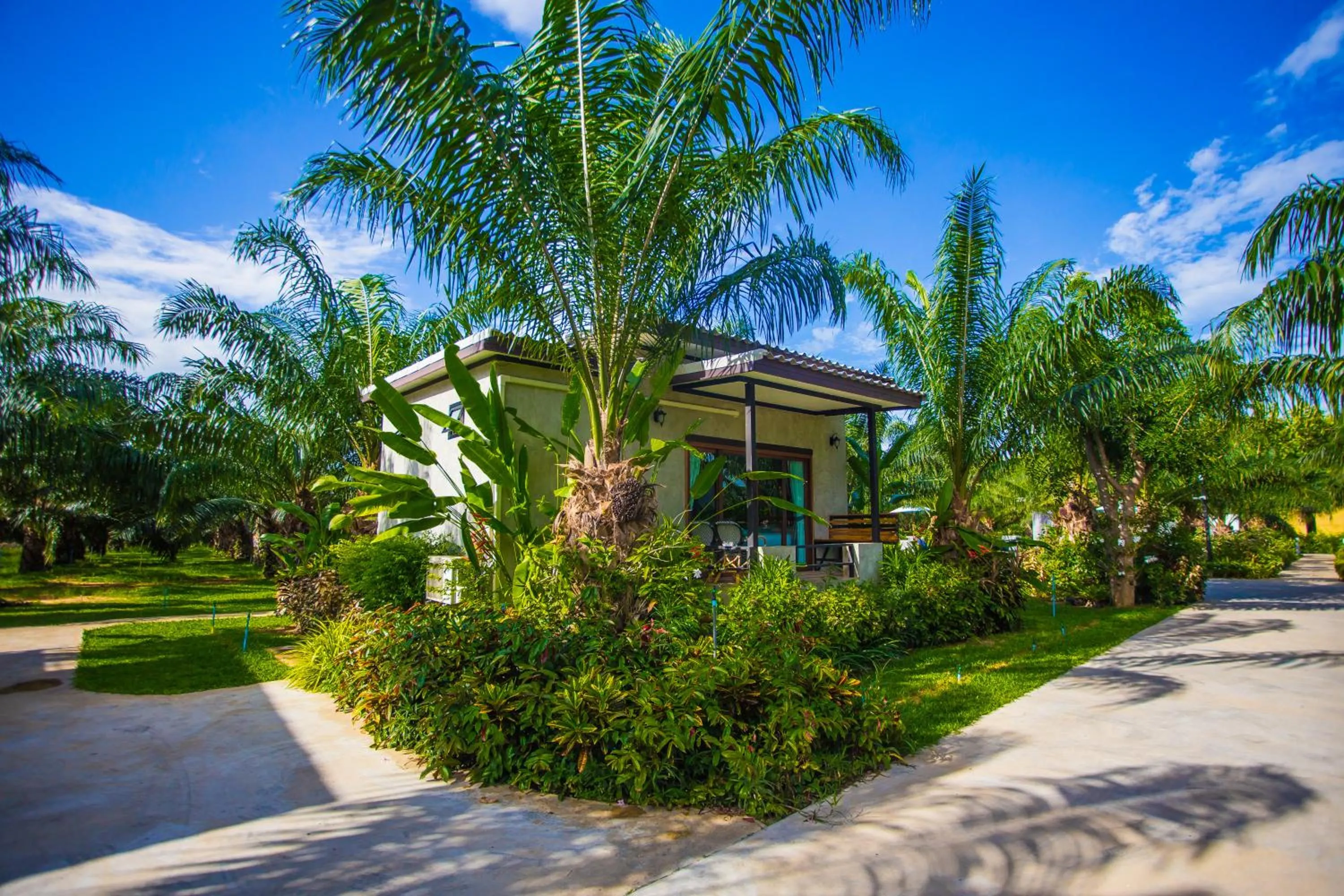 Property building in Palm Pran Resort