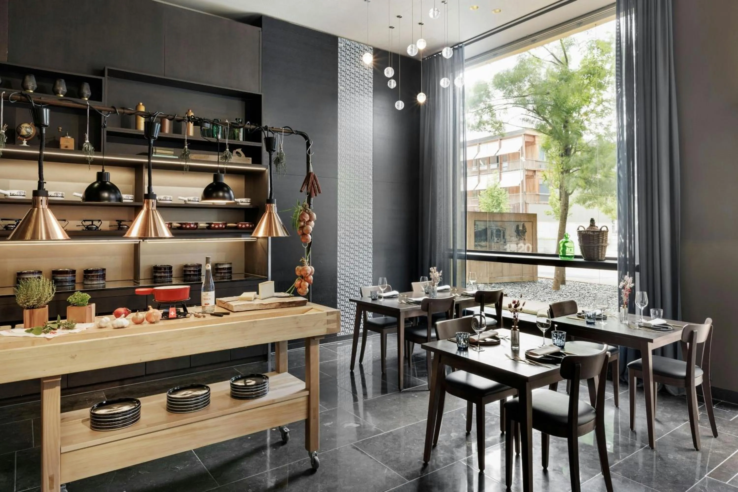 Restaurant/places to eat in Renaissance Zurich Tower Hotel