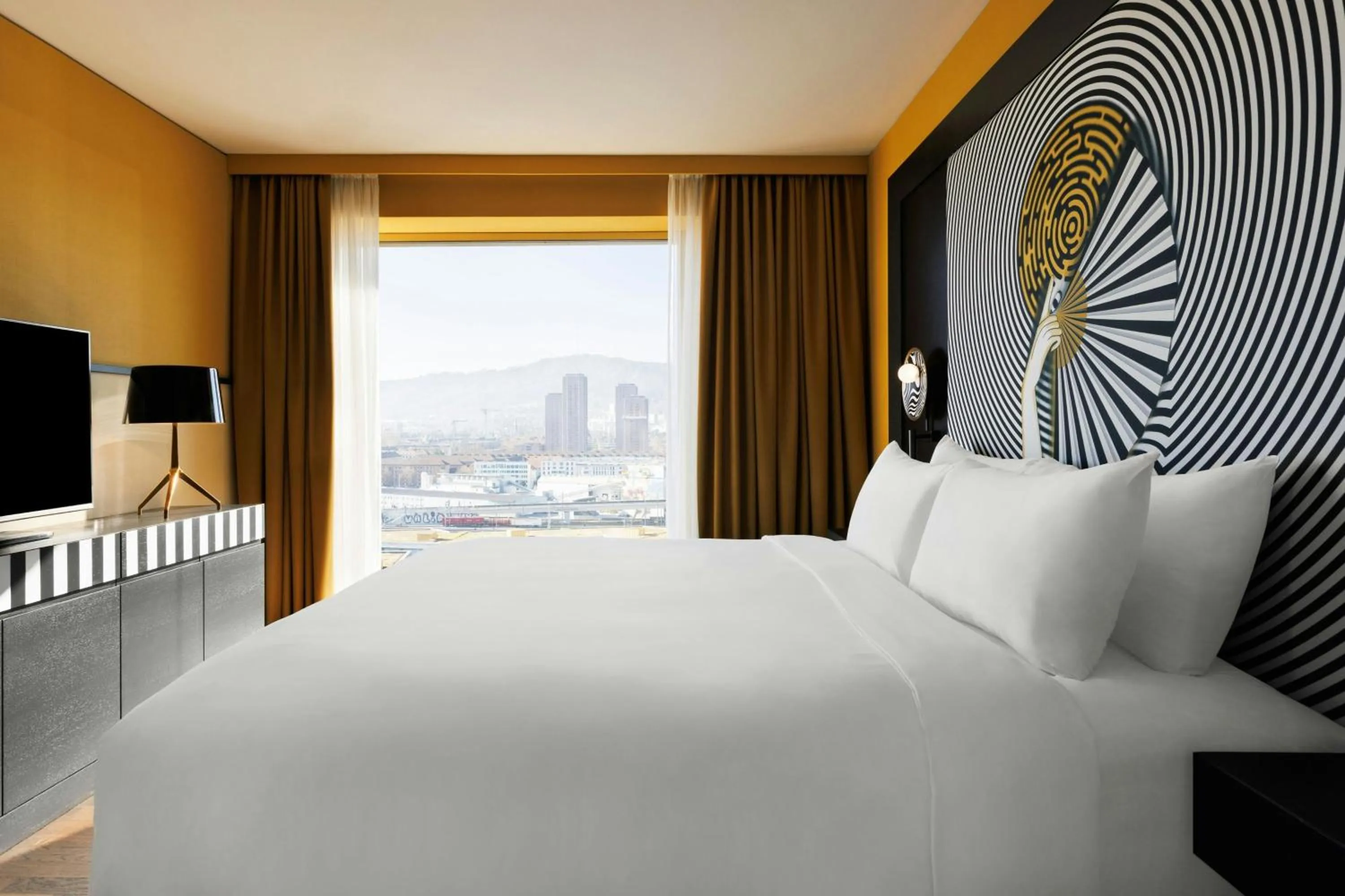 Bedroom, Bed in Renaissance Zurich Tower Hotel