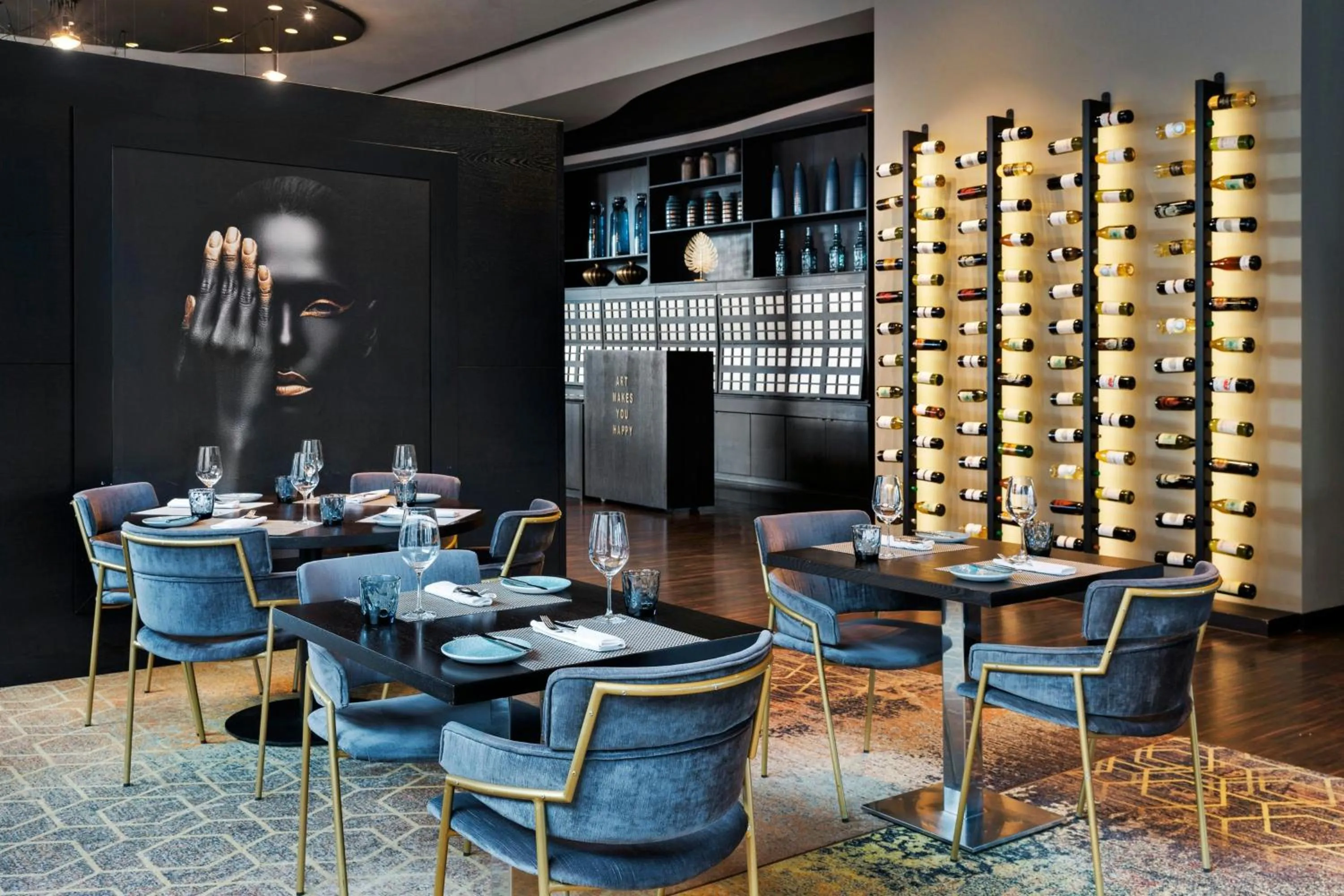 Restaurant/places to eat in Renaissance Zurich Tower Hotel