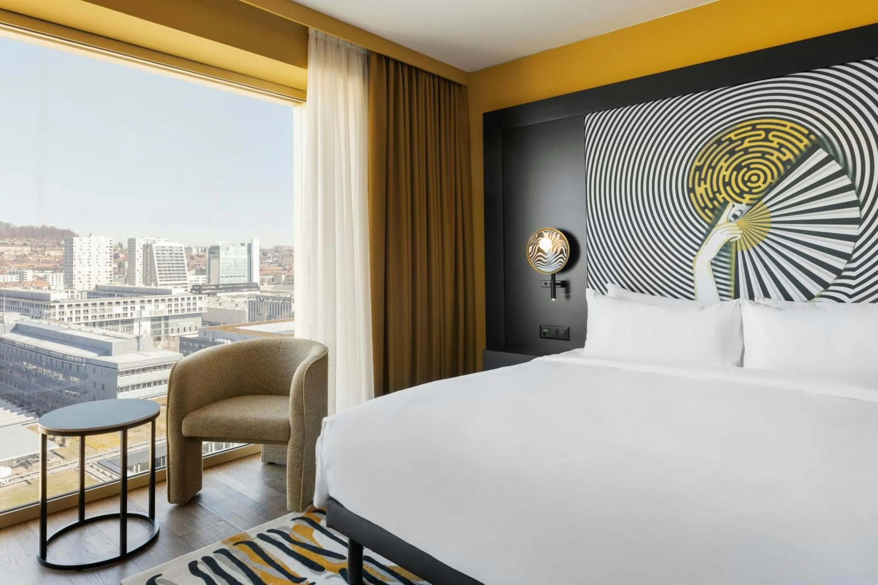 Photo of the whole room, Bed in Renaissance Zurich Tower Hotel