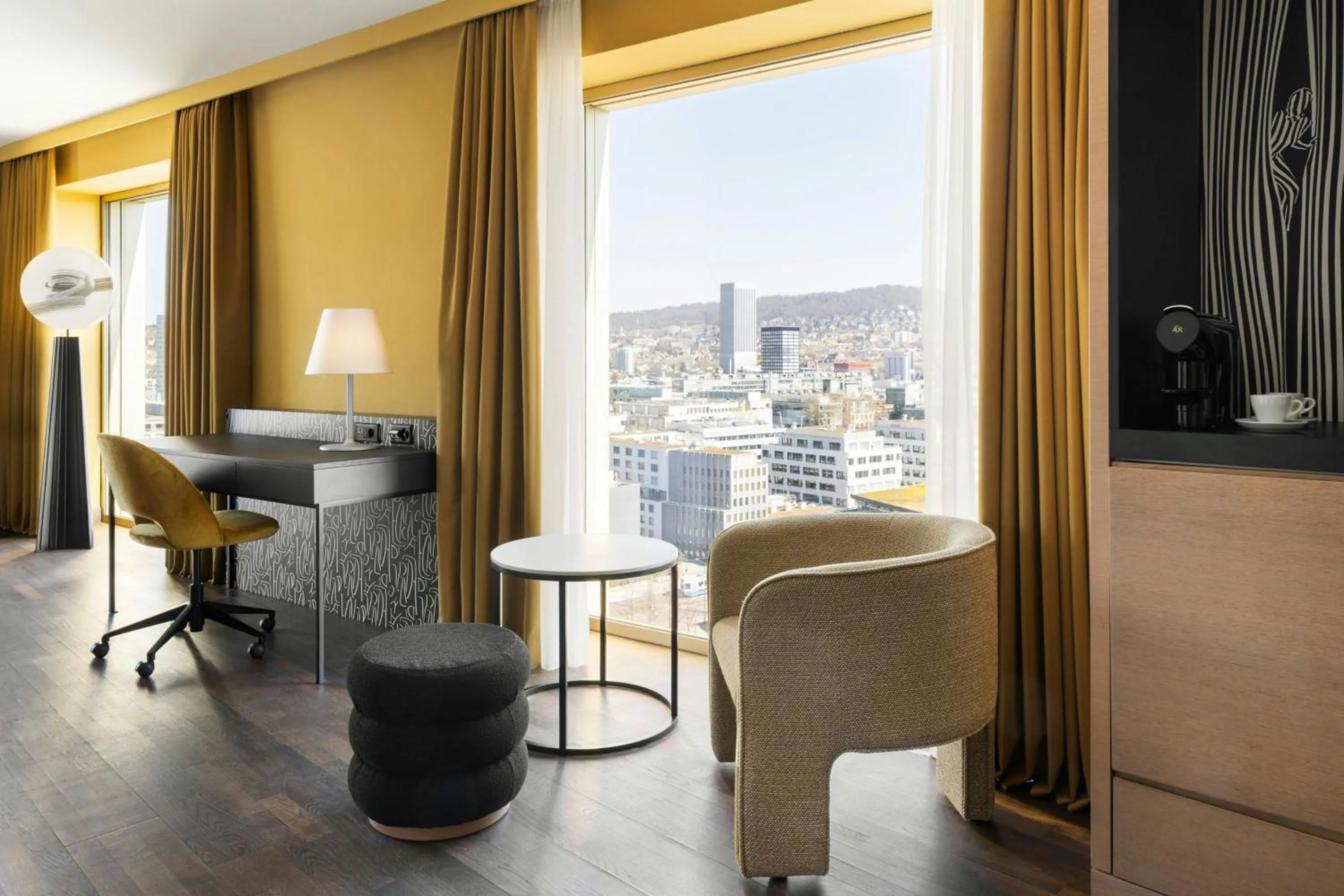 Photo of the whole room in Renaissance Zurich Tower Hotel