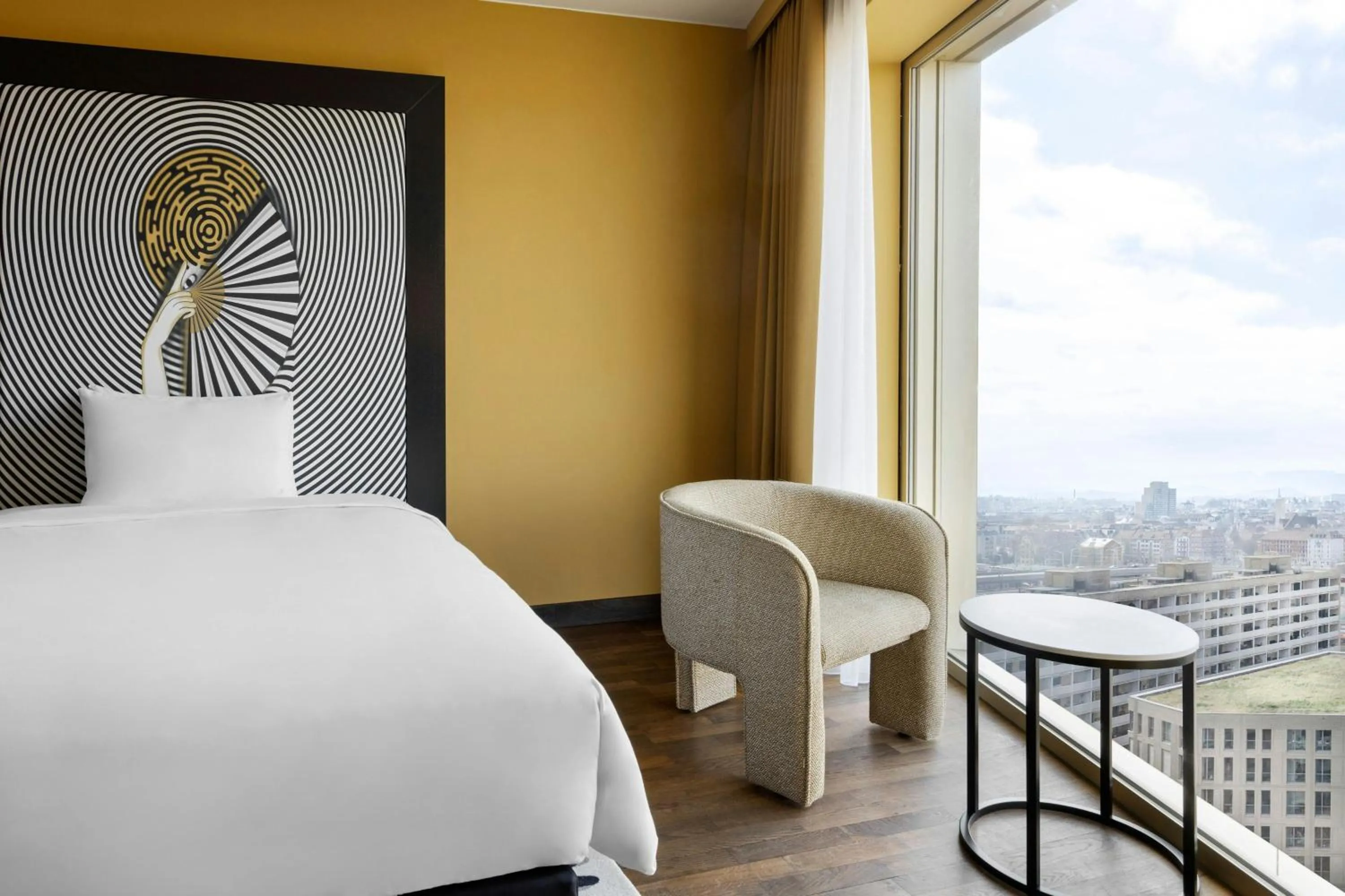 Photo of the whole room, Bed in Renaissance Zurich Tower Hotel