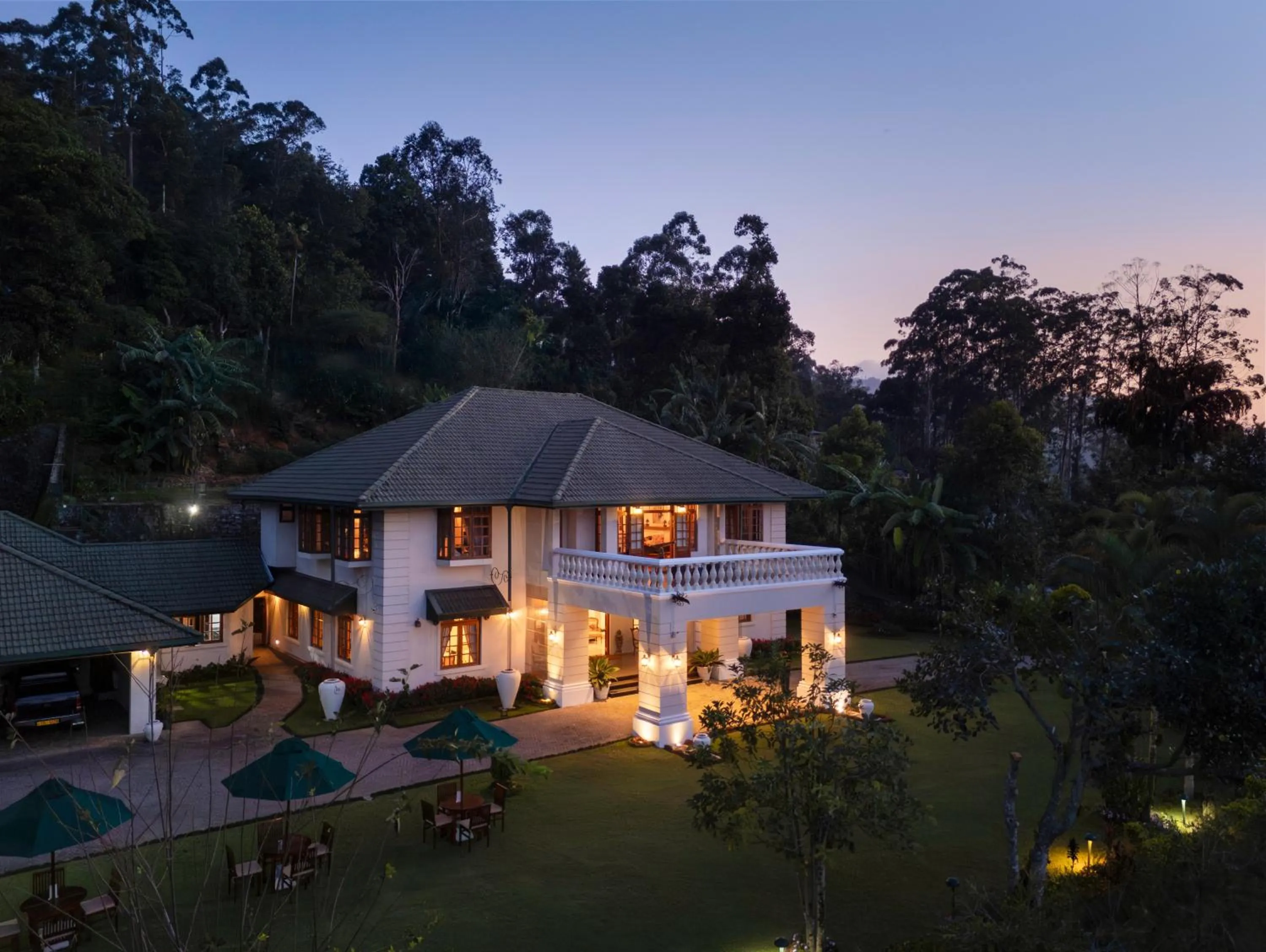 Night in Manor House Bandarawela By Seven Angels