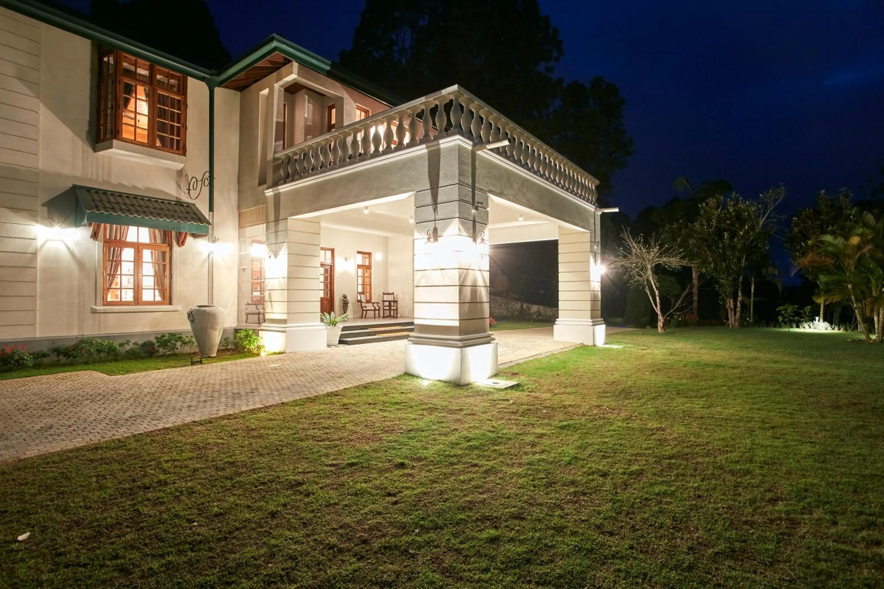 Facade/entrance in Manor House Bandarawela By Seven Angels