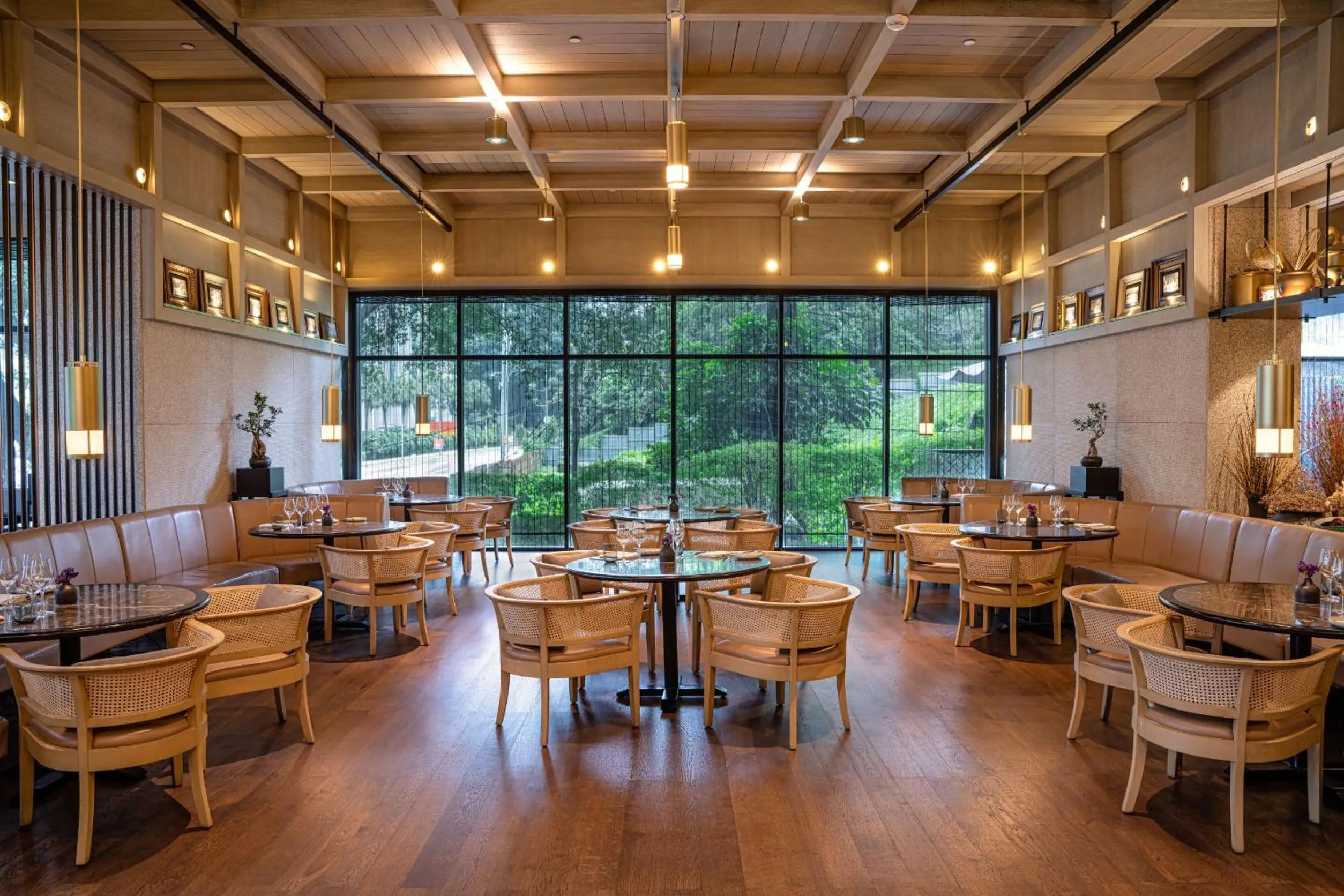 Restaurant/places to eat in The RuMa Hotel and Residences