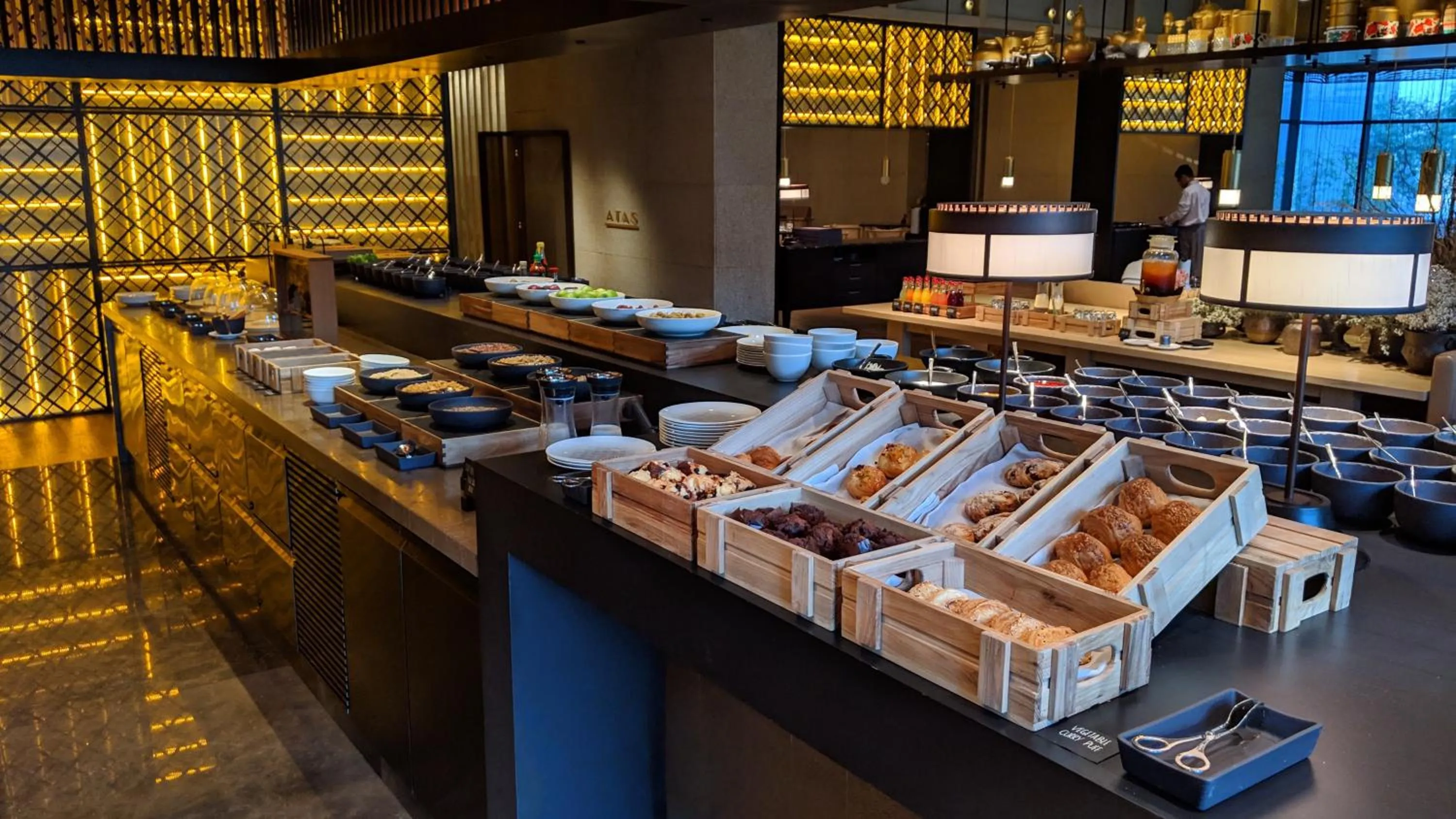 Restaurant/places to eat in The RuMa Hotel and Residences