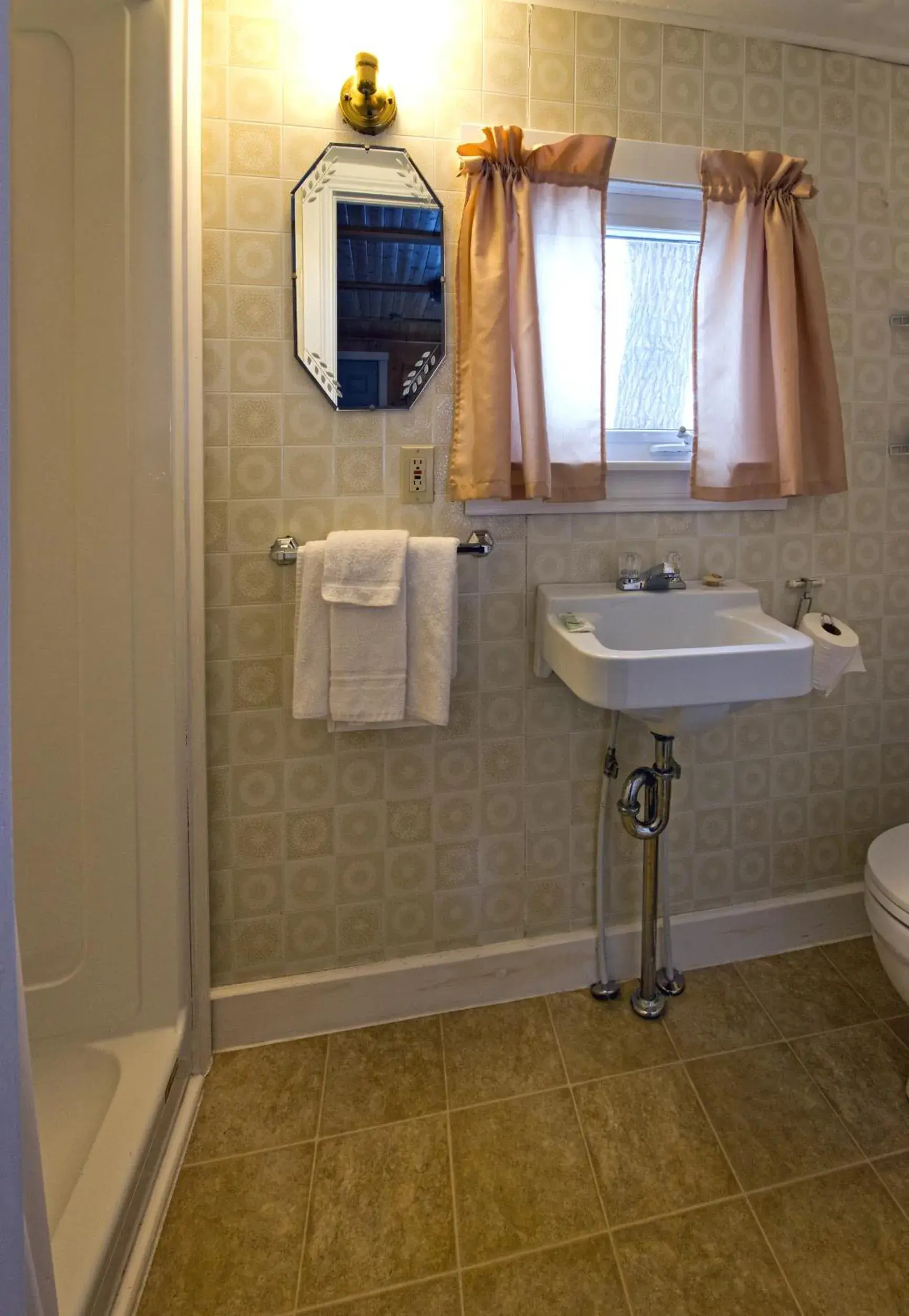 Queen Room in Mackenzie Motel & Cottages Queen Room in Mackenzie Motel & Cottages